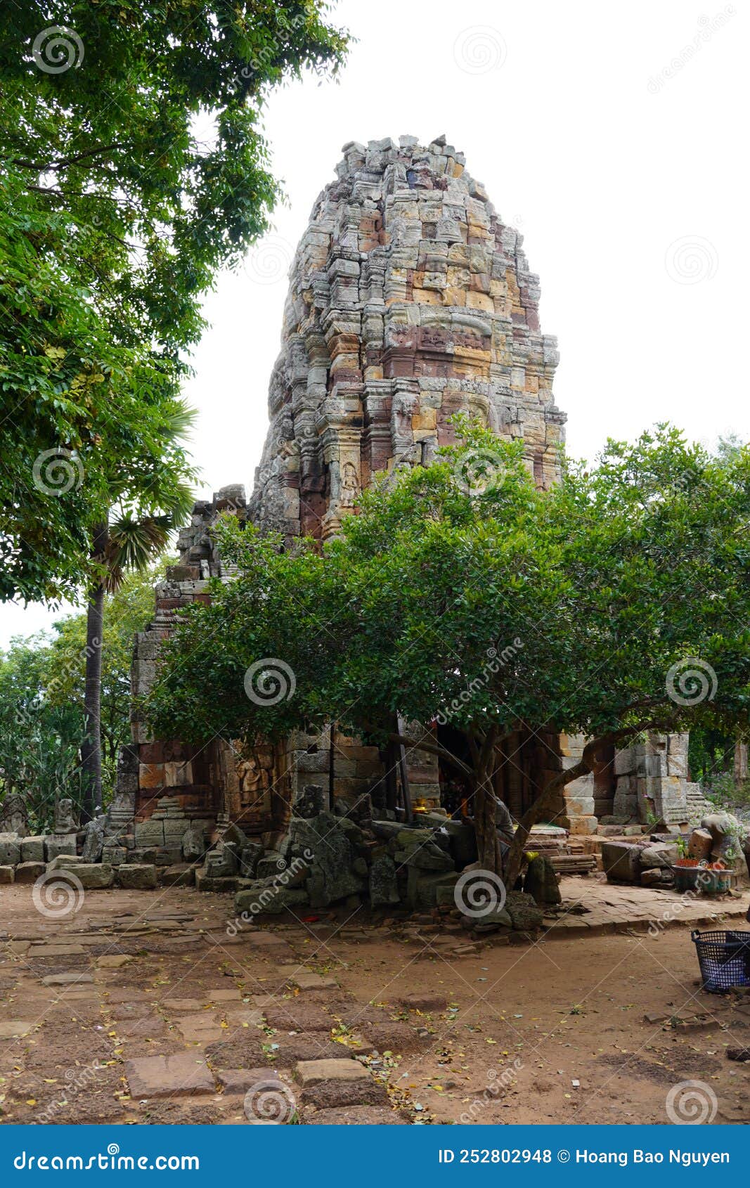 phnom banan temples in battambang