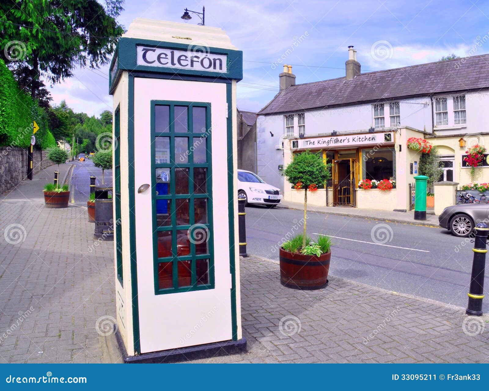 Phone Box Ireland editorial photo. Image of chat, call 33095211