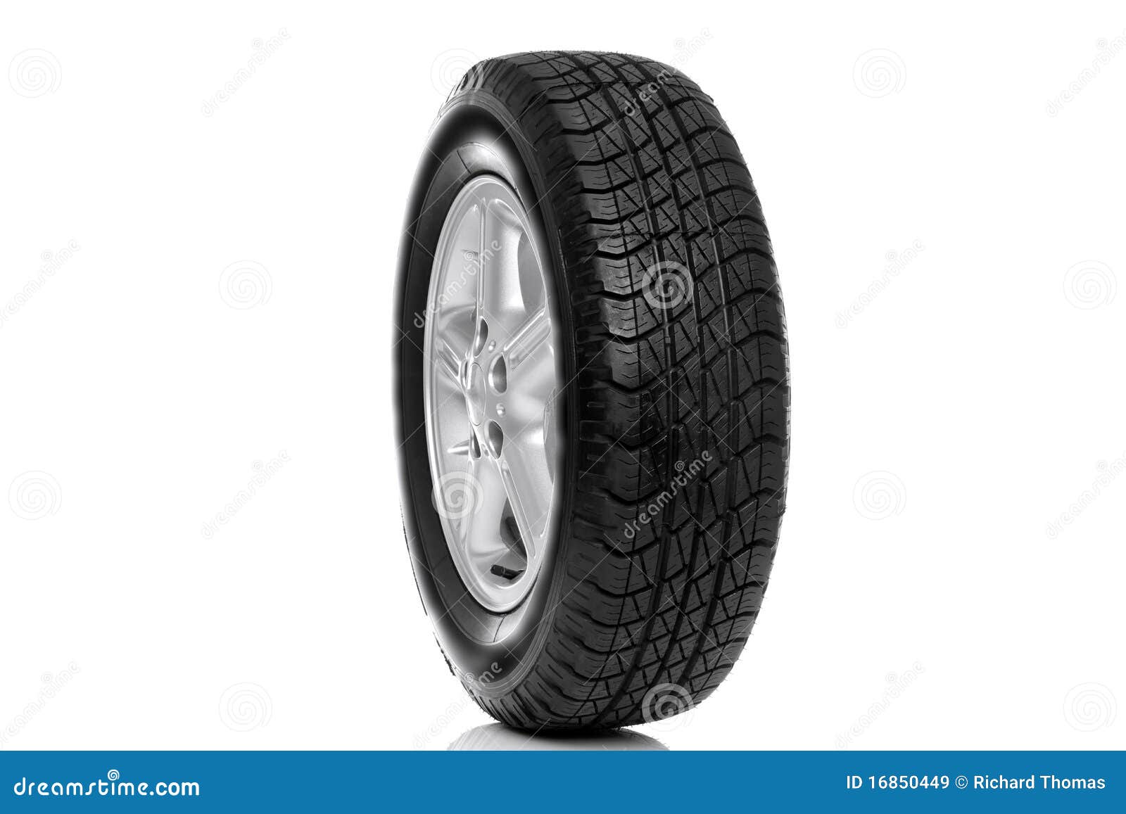 photo of a car tyre (tire) 