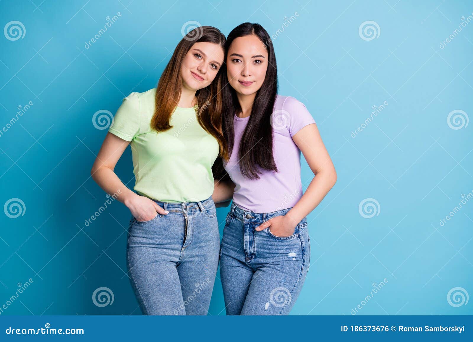 teen amateur lesbian excited