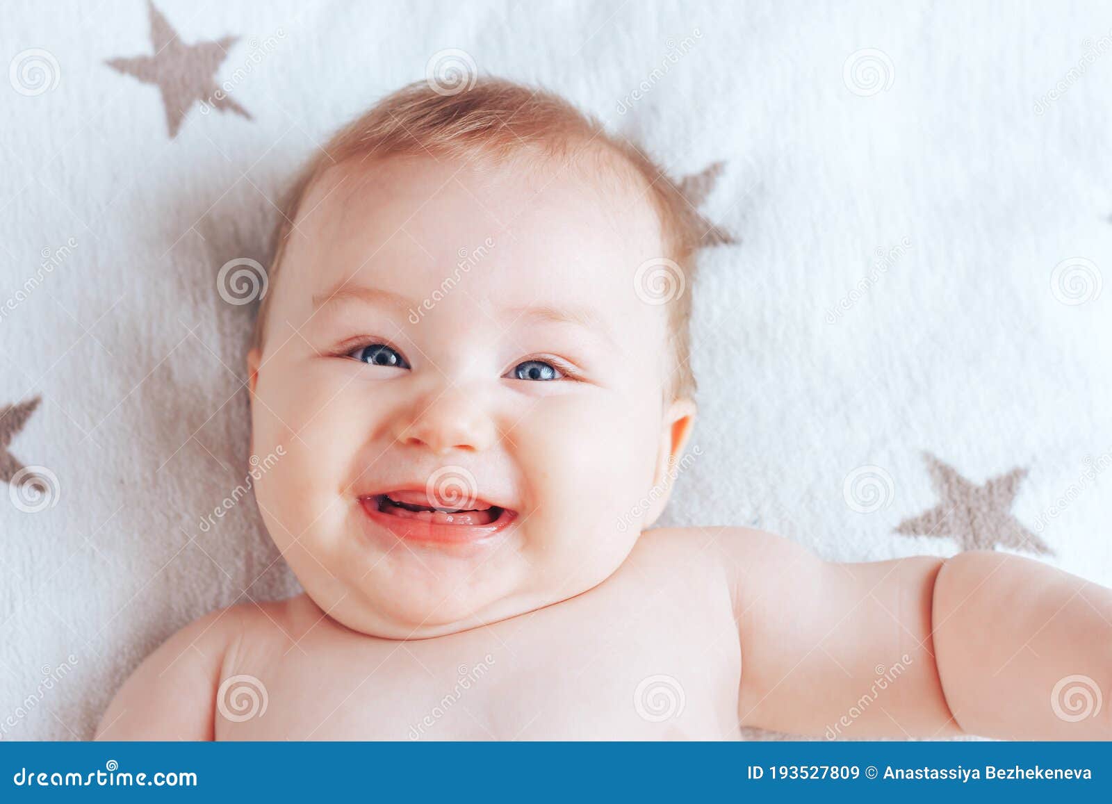 3 Un Petit Bebe Nouveau Ne Mignon Avec Des Yeux Bleus Photos Libres De Droits Et Gratuites De Dreamstime 3 Un Petit Bebe Nouveau Ne Mignon Avec Des Yeux Bleus Photos Libres De Droits Et Gratuites De Dreamstime