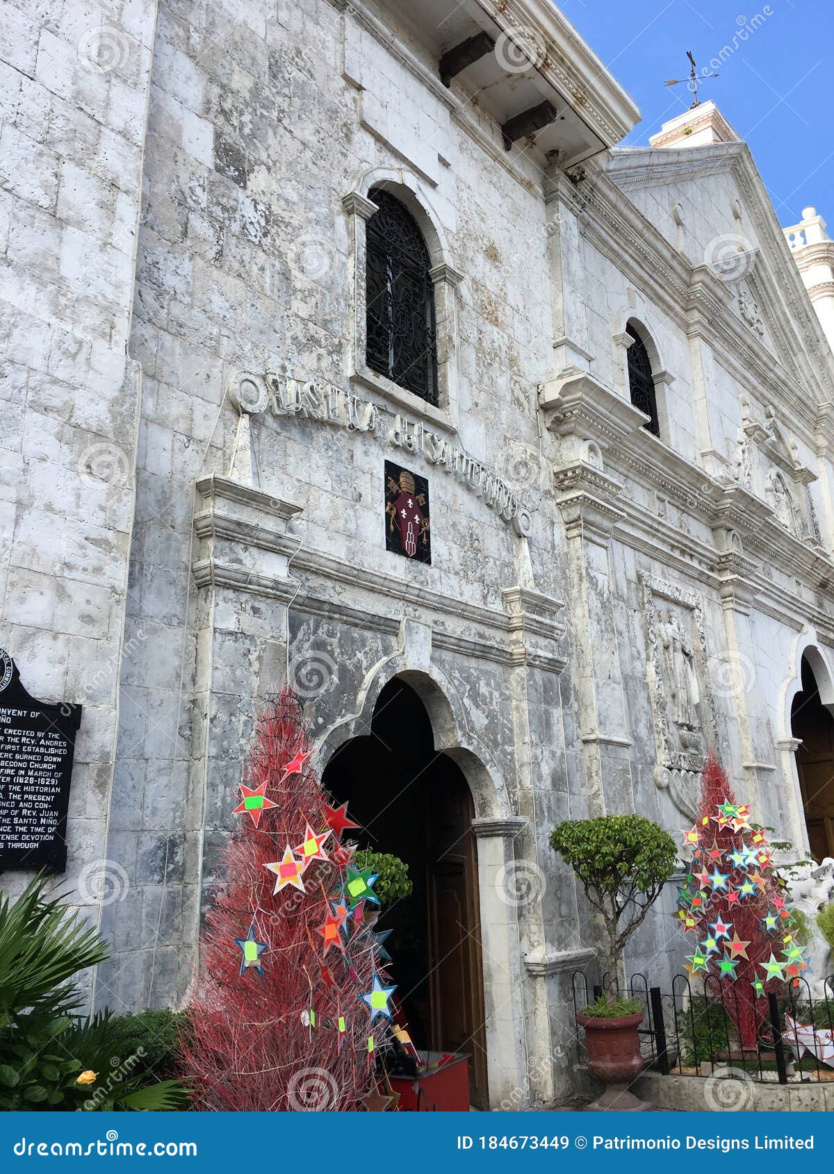 photo of the facade of the basÃÂ­lica menor del santo nino de cebu