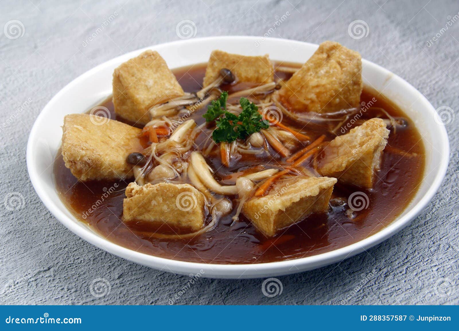 Freshly Cooked Chinese Food Tofu with Mushroom in Oyster Sauce Stock
