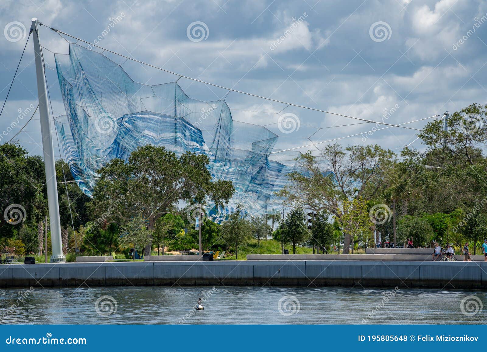 https://thumbs.dreamstime.com/z/photo-janet-echelman-sculpture-bending-arc-st-petersburg-pier-195805648.jpg