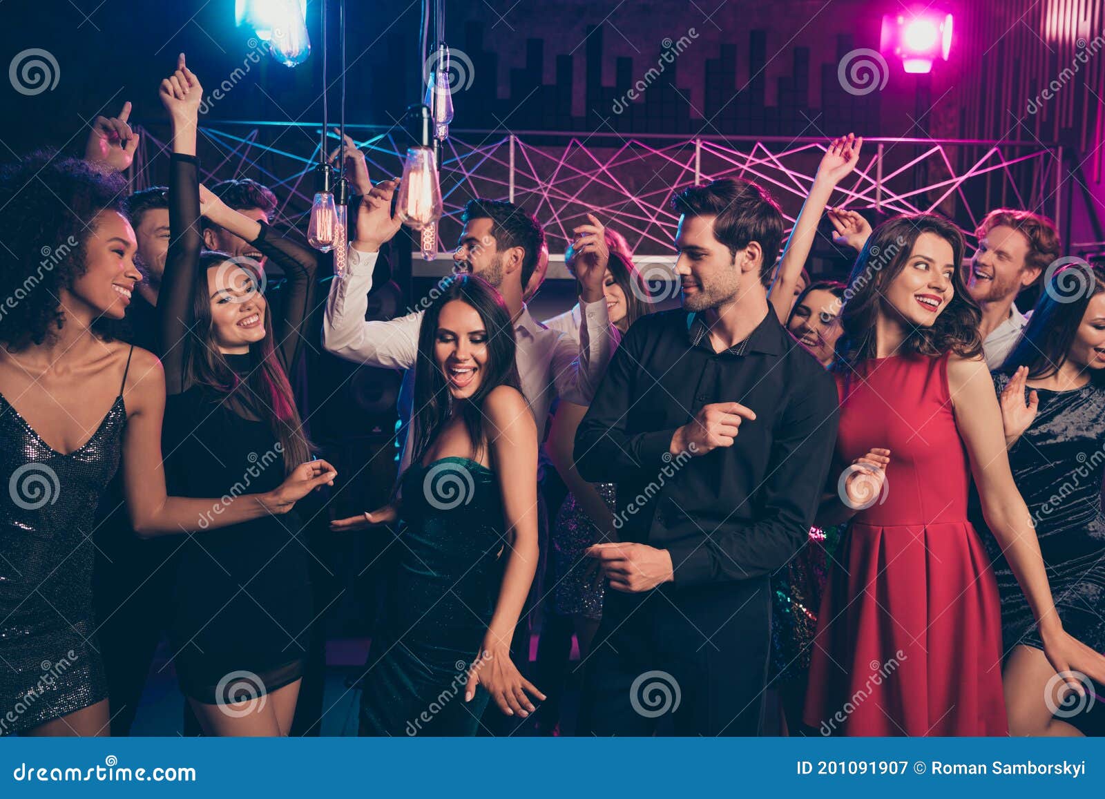 Photo Portrait of Cheerful Excited People Dancing Together at Luxury ...