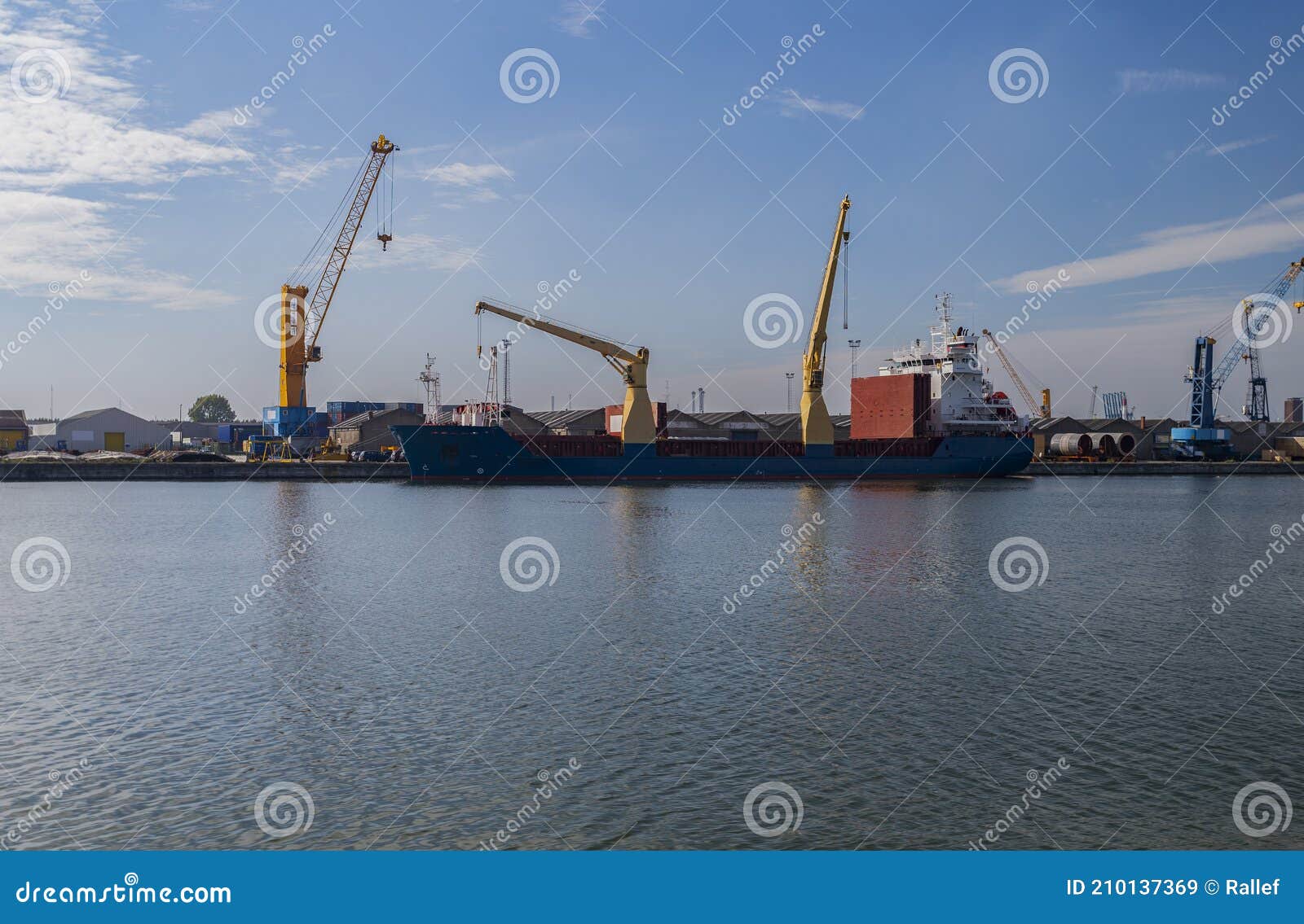 Cargo ship at quay stock image. Image of cranes, shipping 210137369