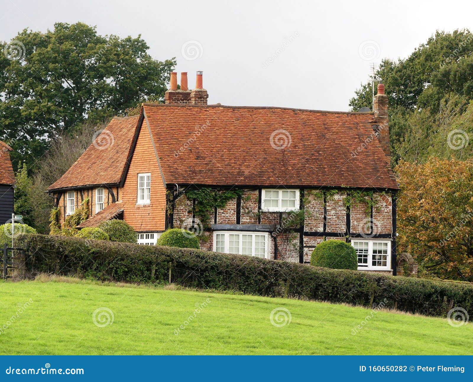 Beautiful English Country Farm House In Autumn Stock Photo Image Of Green British 160650282