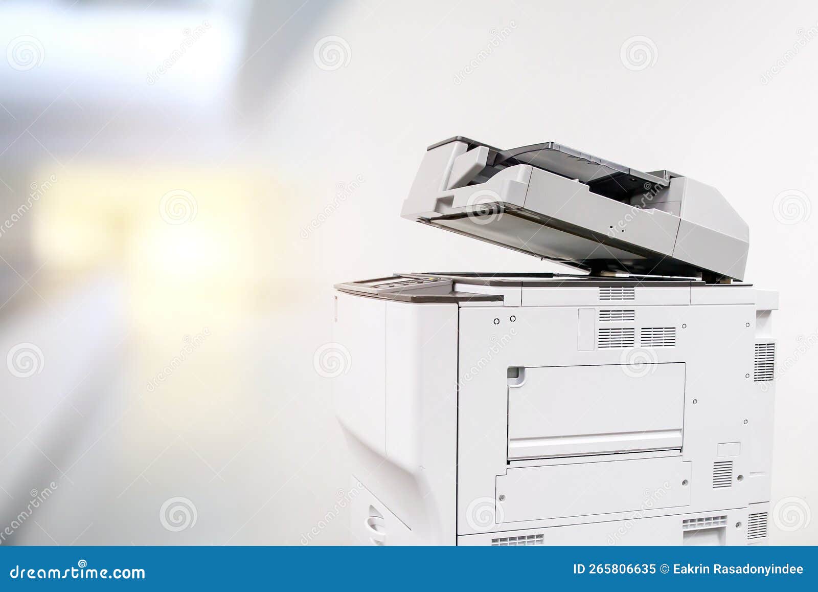 https://thumbs.dreamstime.com/z/photocopieur-imprimante-photocopieuse-ou-%C3%A9quipement-de-bureau-lieu-travail-sur-fond-blanc-pour-scanner-photophotocopieur-document-265806635.jpg