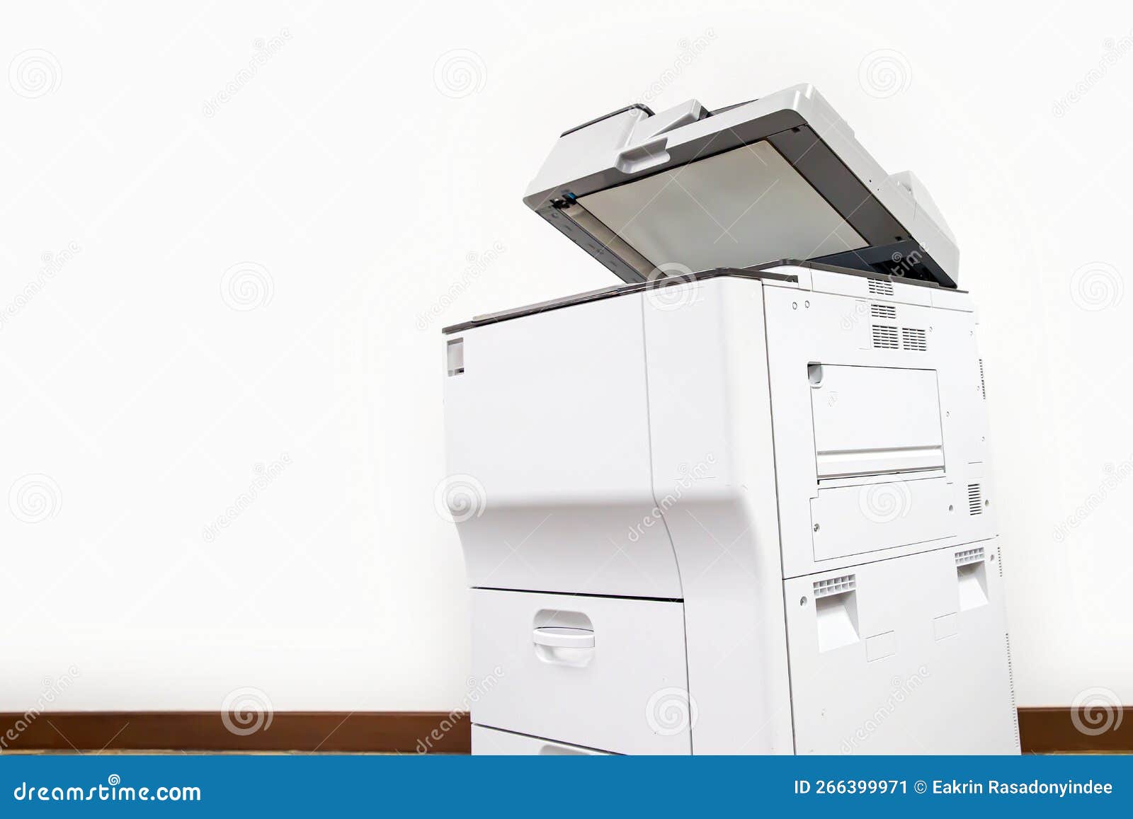 https://thumbs.dreamstime.com/z/photocopieur-imprimante-photocopieuse-ou-%C3%A9quipement-de-bureau-lieu-travail-sur-fond-blanc-pour-scanner-photophotocopieur-document-266399971.jpg