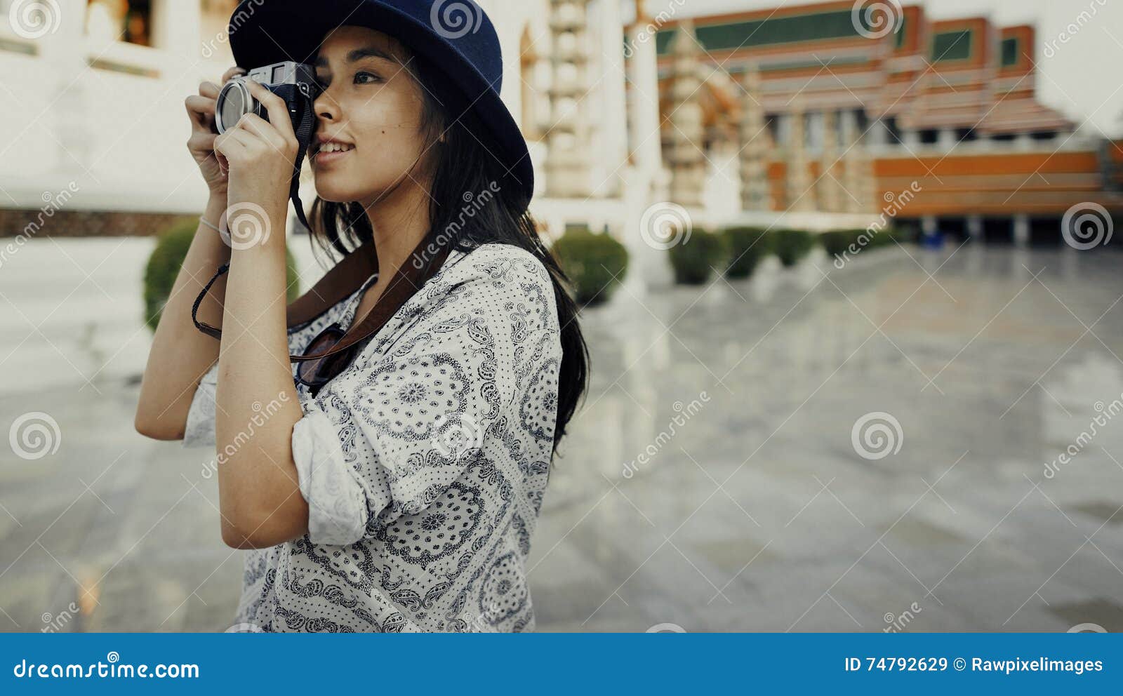 photographer travel sightseeing wander hobby recreation concept