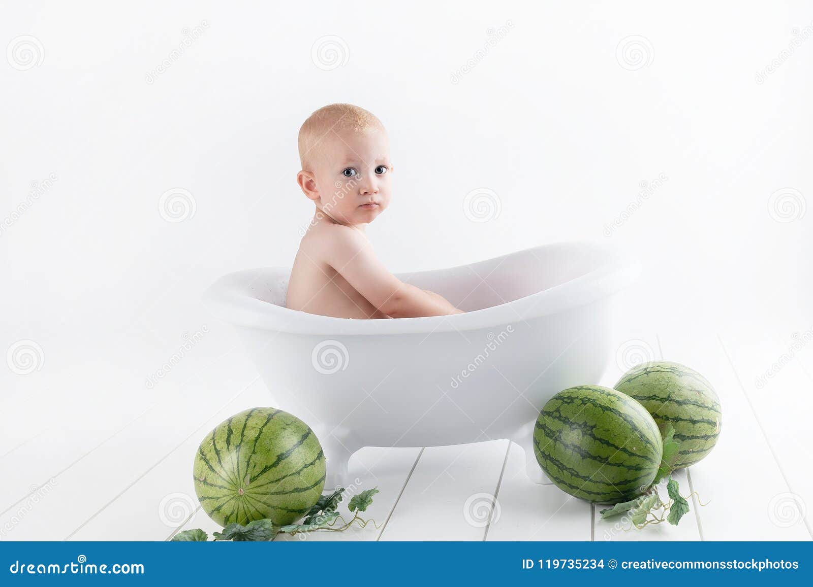 Photography Of Baby On Bathtub Picture. Image 119735234