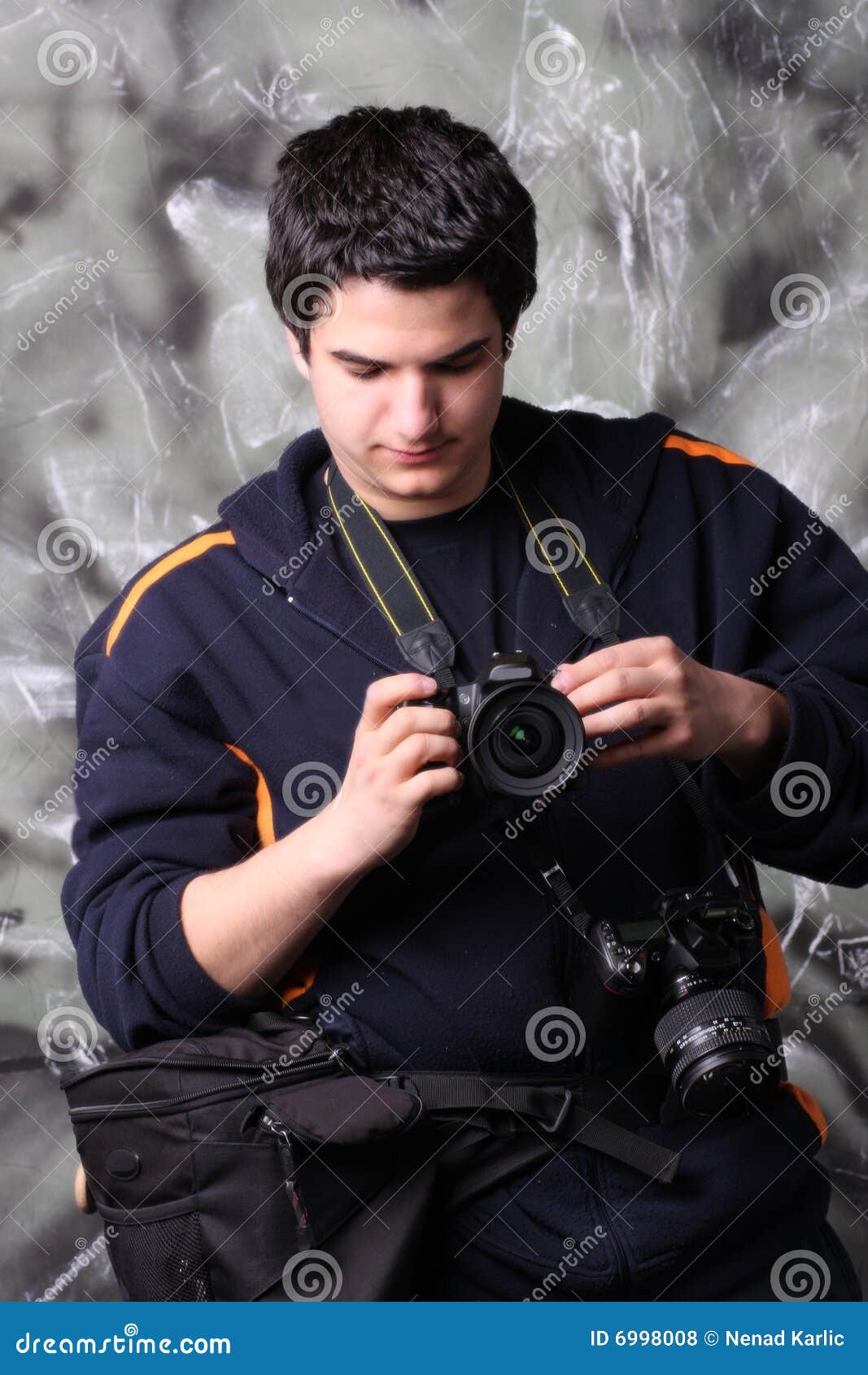 Photojournalist Met Camera Twee Stock Foto Image of geïsoleerd