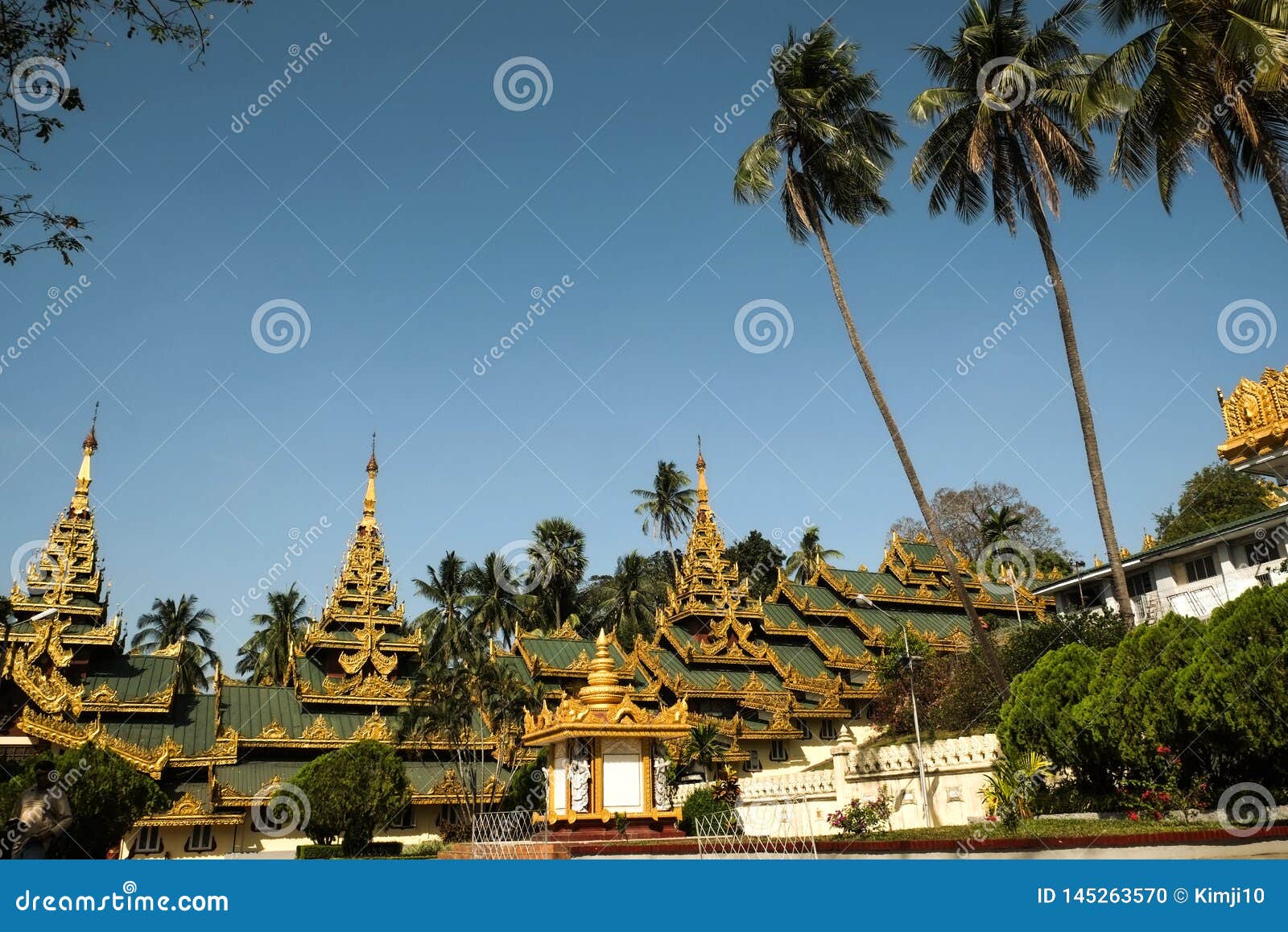 phra maha chedi pagoda located in the chiang kut hill area yangon city, myanmar