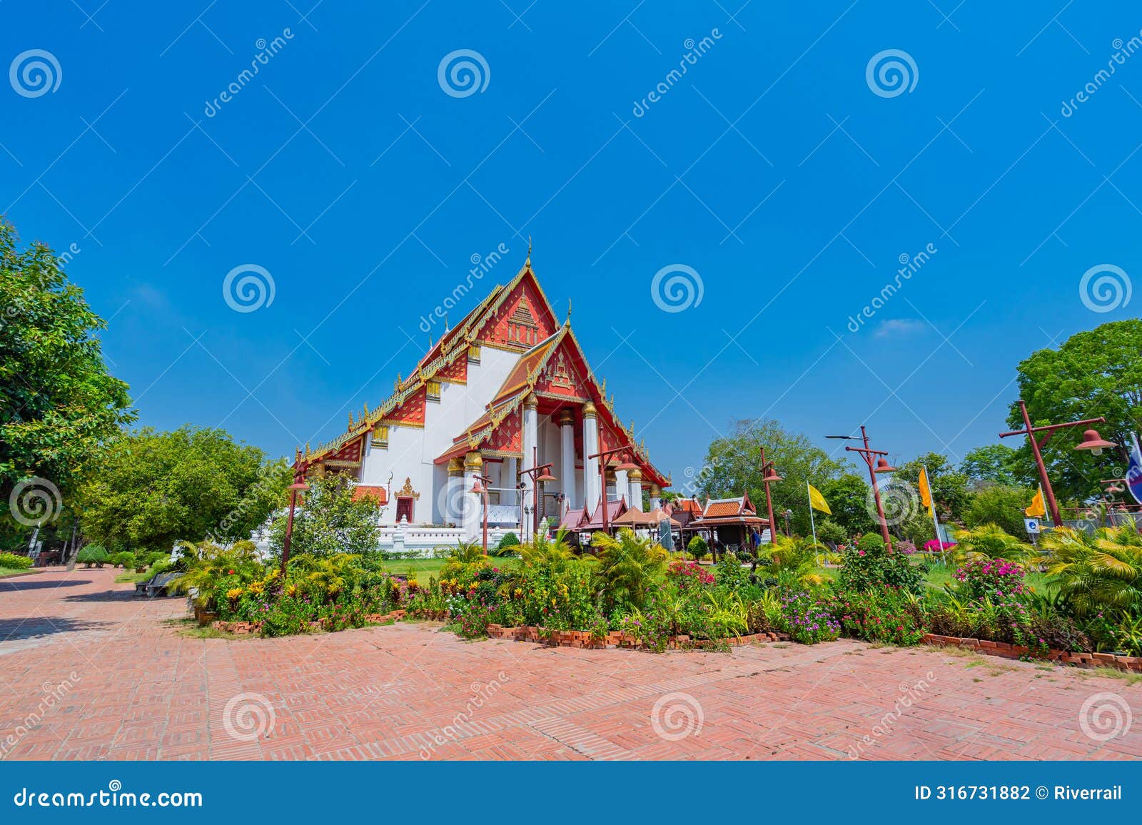 phra mongkhon bophit temple phra nakhon si ayutthaya, thailand,