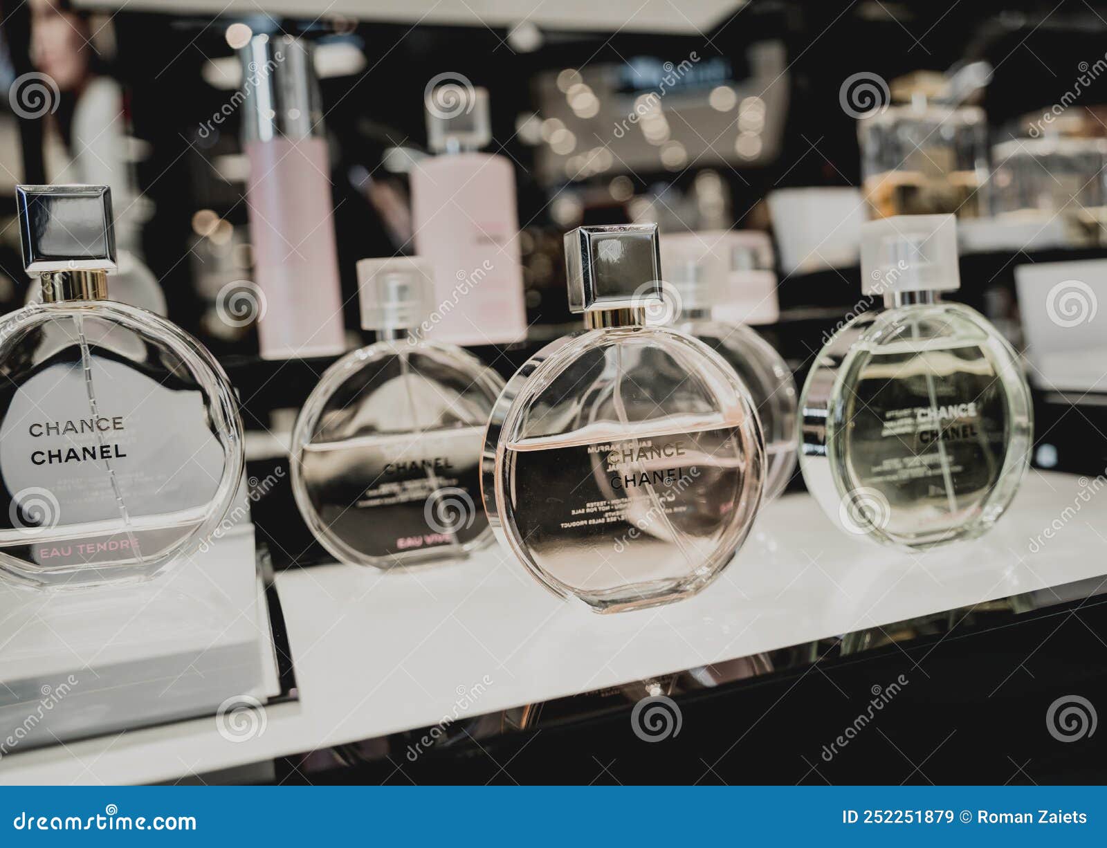 Phuket Thailand May 2022 Rows Chanel Brand Perfumes Case Supermarket –  Stock Editorial Photo © Romaset #581901186