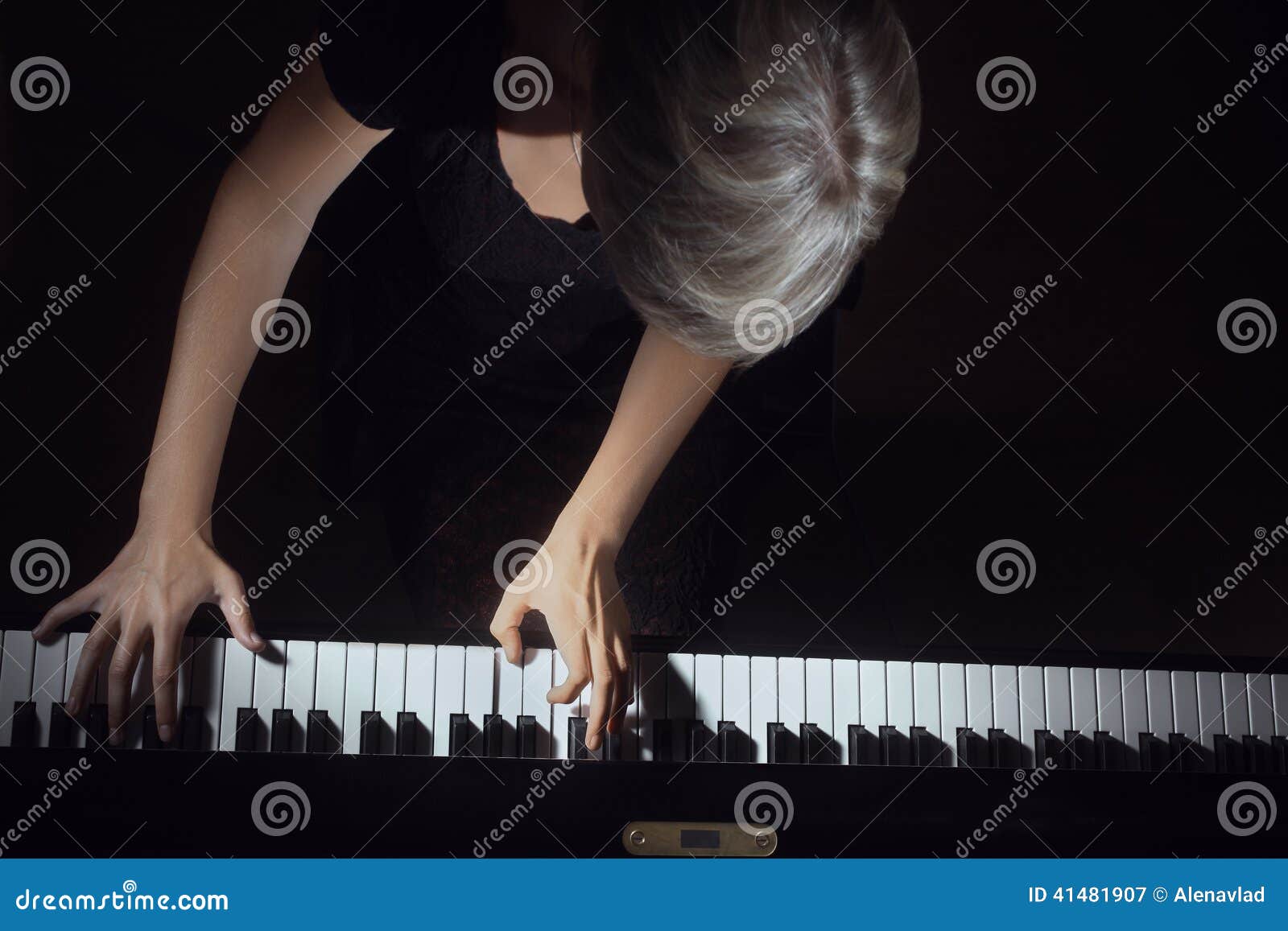 piano player pianist