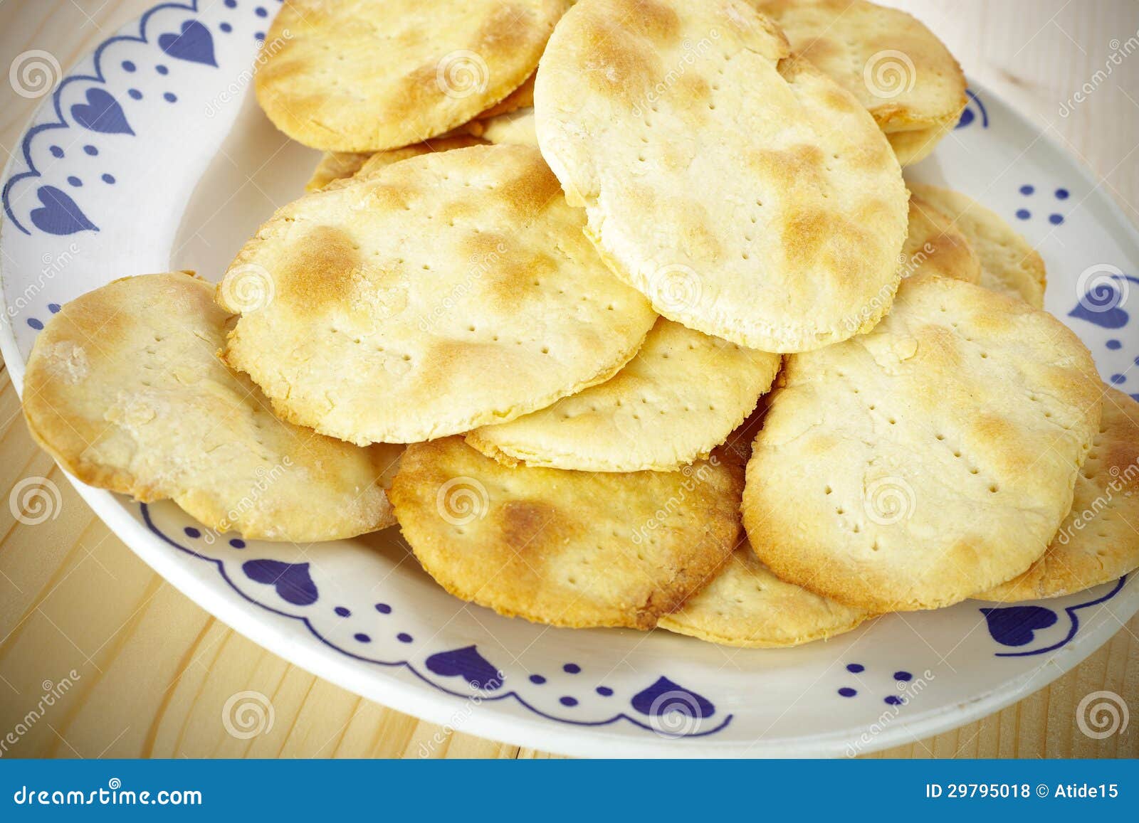 Cracker dolci fotografia stock. Immagine di cotto, farina 29795018