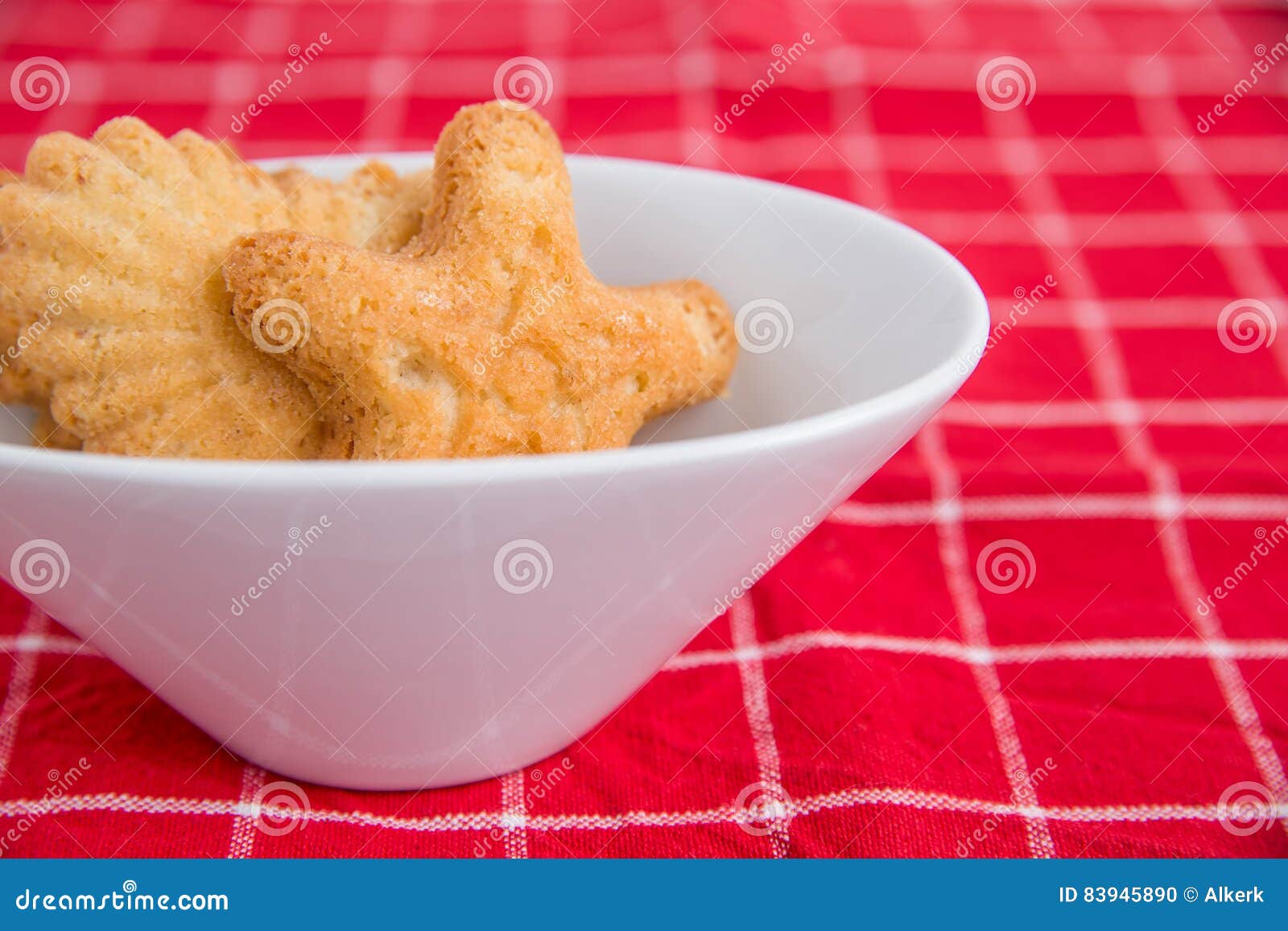 Biscotti Di Natale Norvegesi.Piatto Dei Biscotti Norvegesi Di Natale Fotografia Stock Immagine Di Burro Alimento 83945890