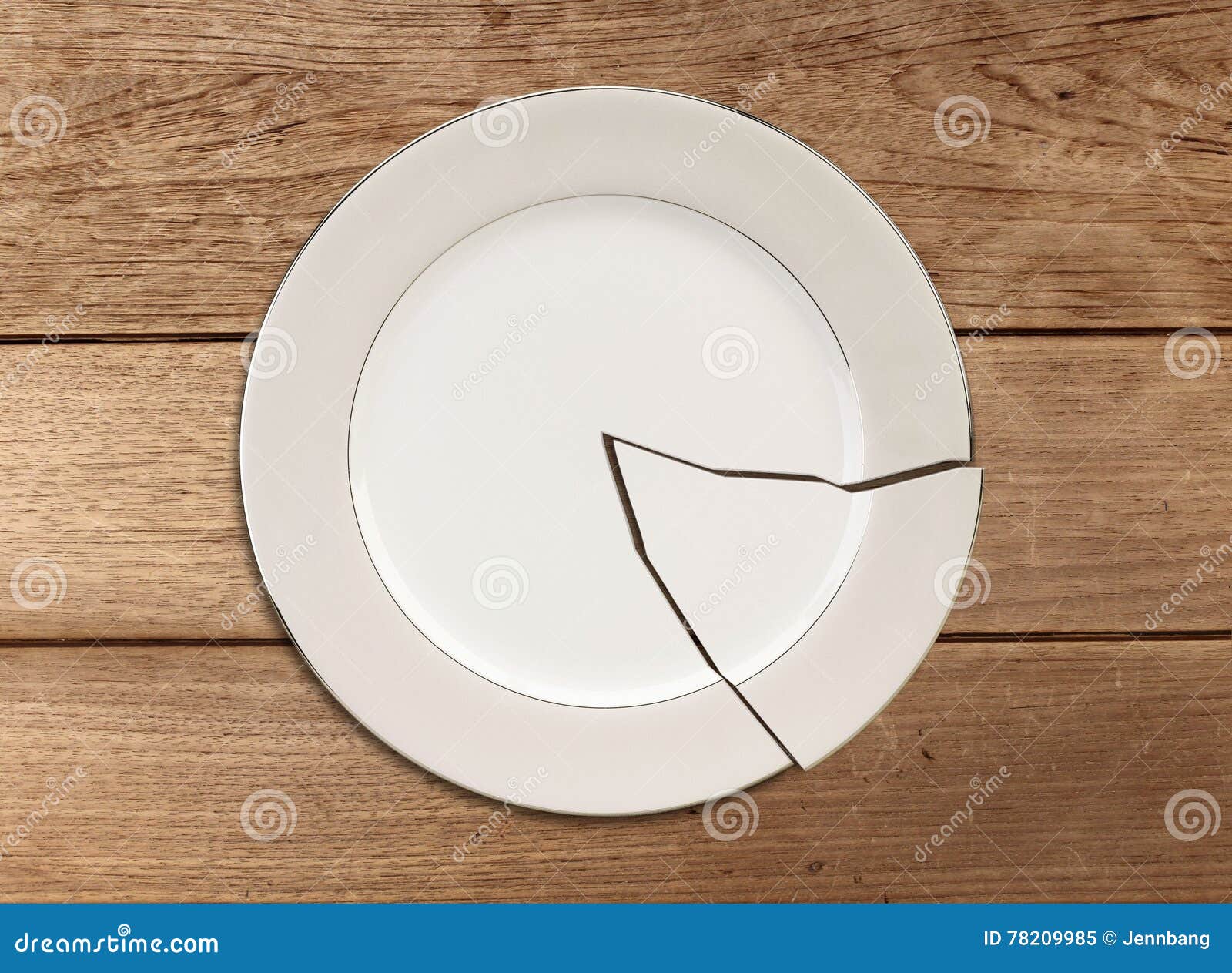 Piatto Rotto Sulla Tavola Di Legno Immagine Stock Immagine Di Background Cucina 78209985