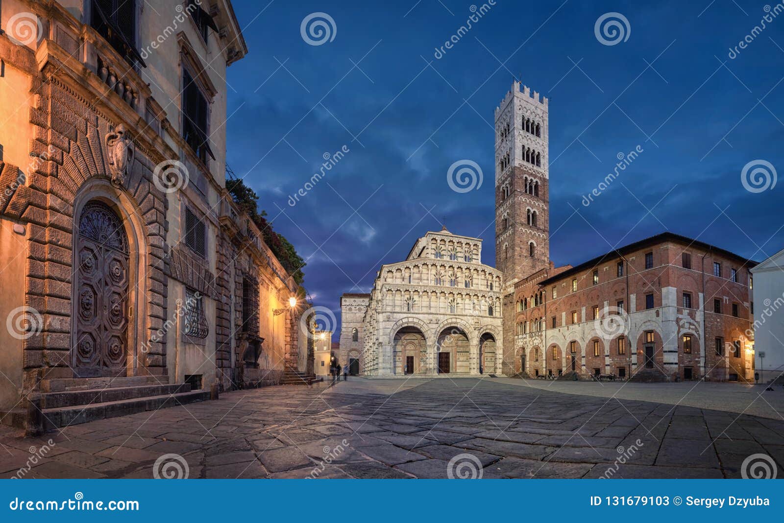 piazza san martino and lucca cathedral at dusk