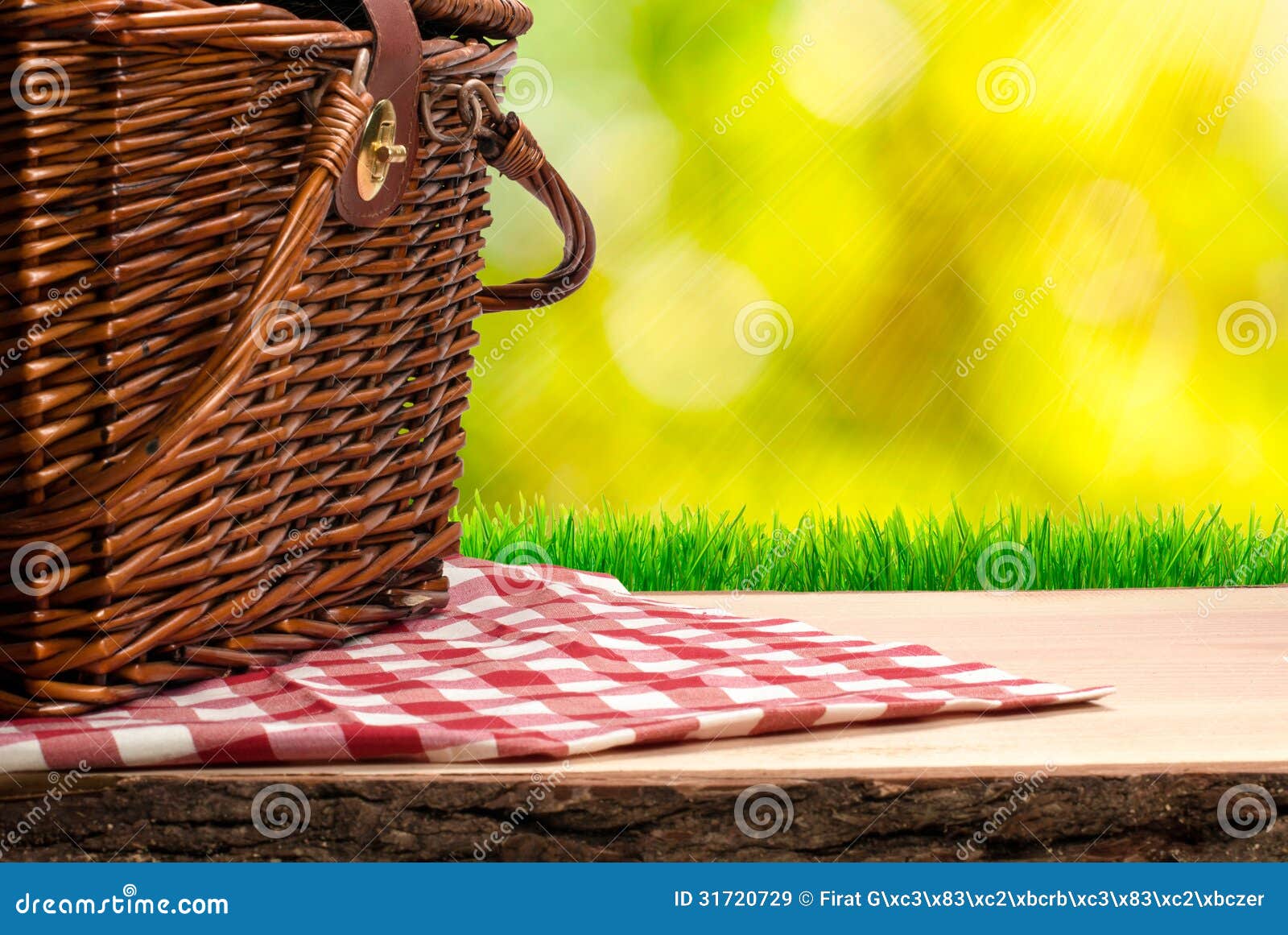 Picnic Basket On The Table Royalty Free Stock Images - Image: 31720729