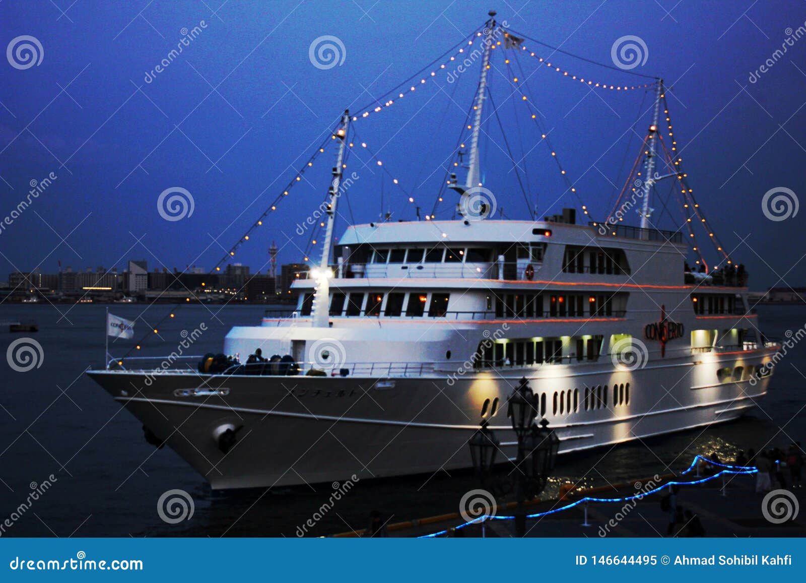 picture of concerto ship landed in kobe harbor land port taken in the evening