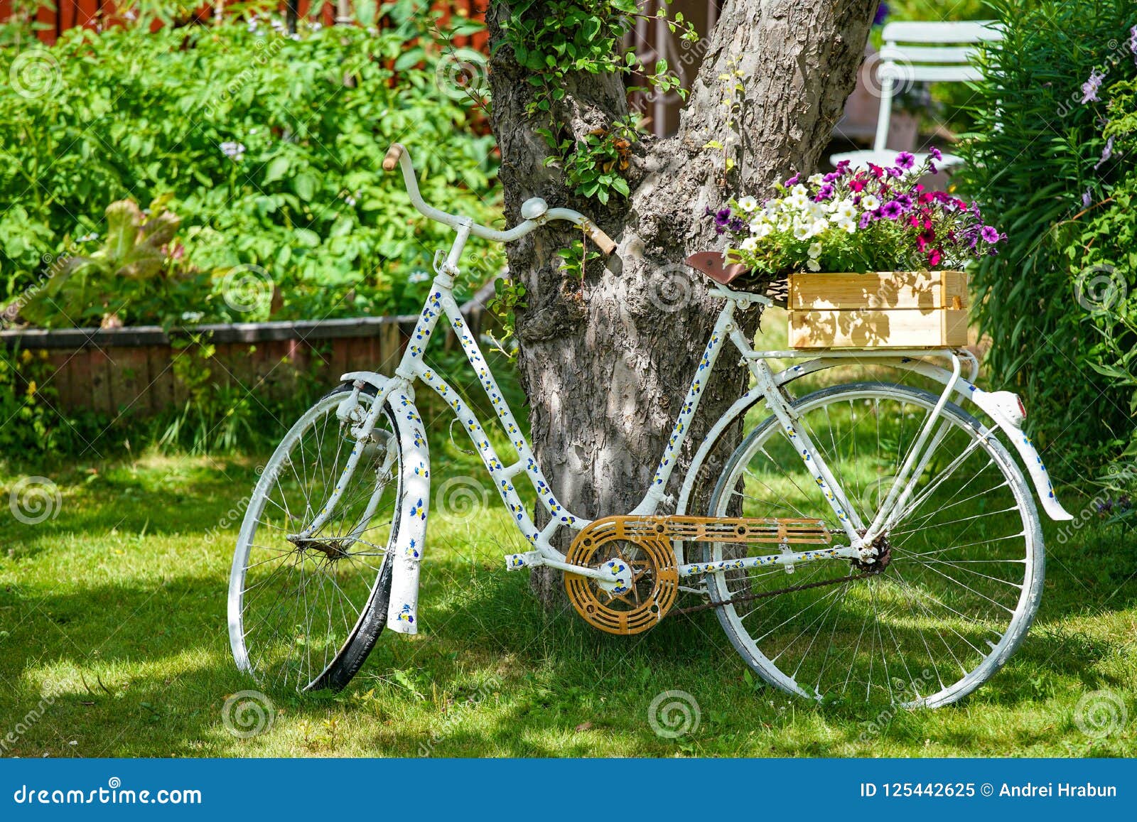 vintage bicycle with flowers