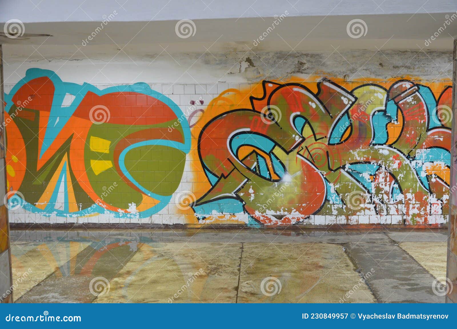A Graffiti with Arrow and Letters on a Wall Editorial Photography - Image of abstract, exterior: 230849957 A Graffiti With Arrow And Letters On A Wall Editorial Photography - Image Of Abstract, Exterior: 230849957