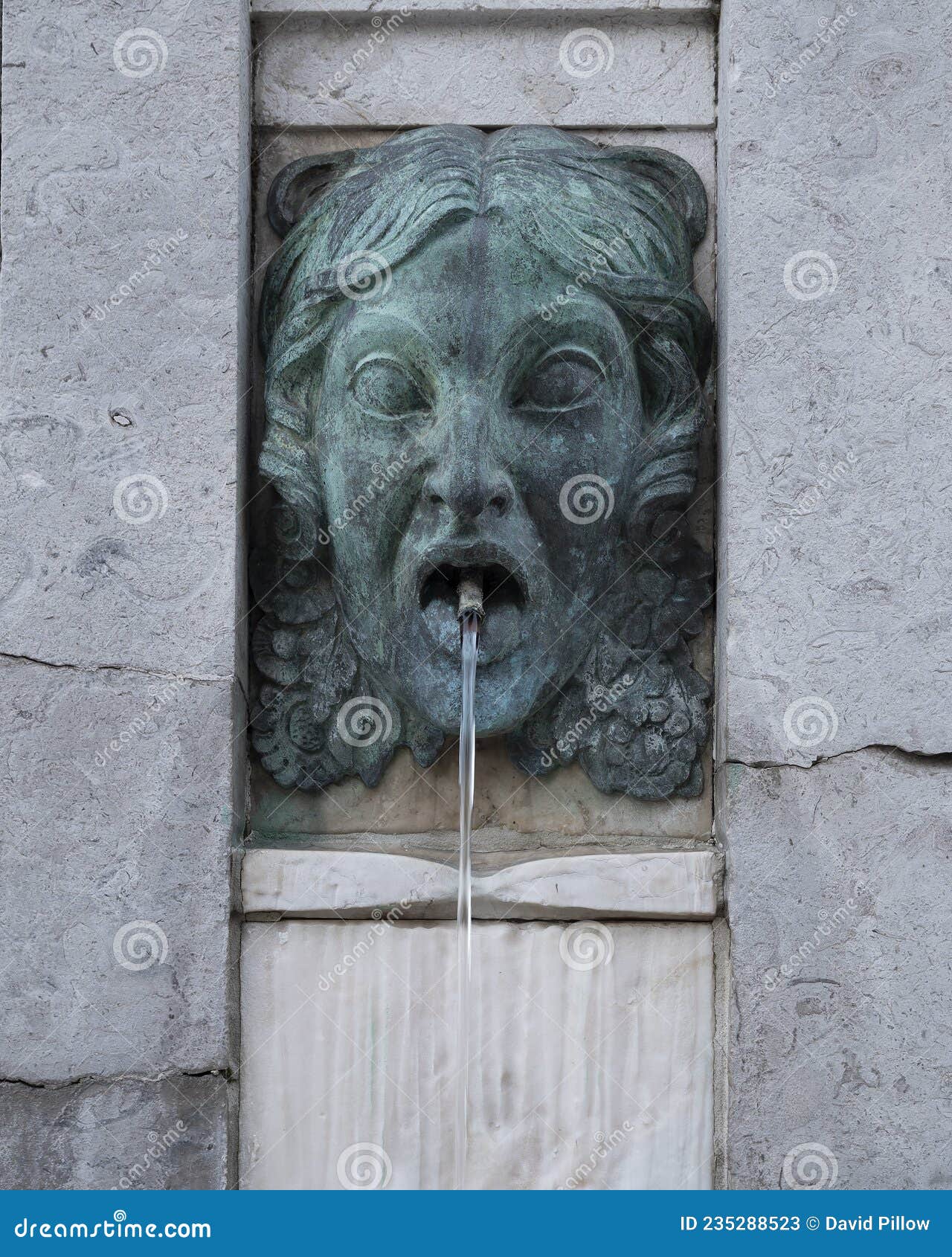 closeup view, fonta da juventude menina nua by sculptor henrique moreira in porto, portugal.