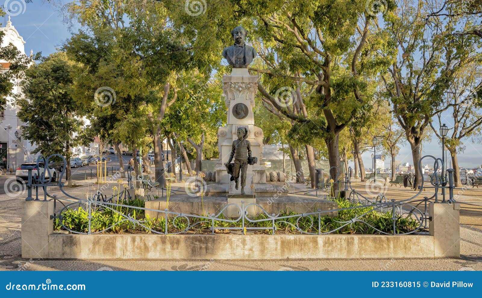 monument to eduardo coelho, founder of the popular newspaer diario de noticias in 1864, located in lisbon, portugal.