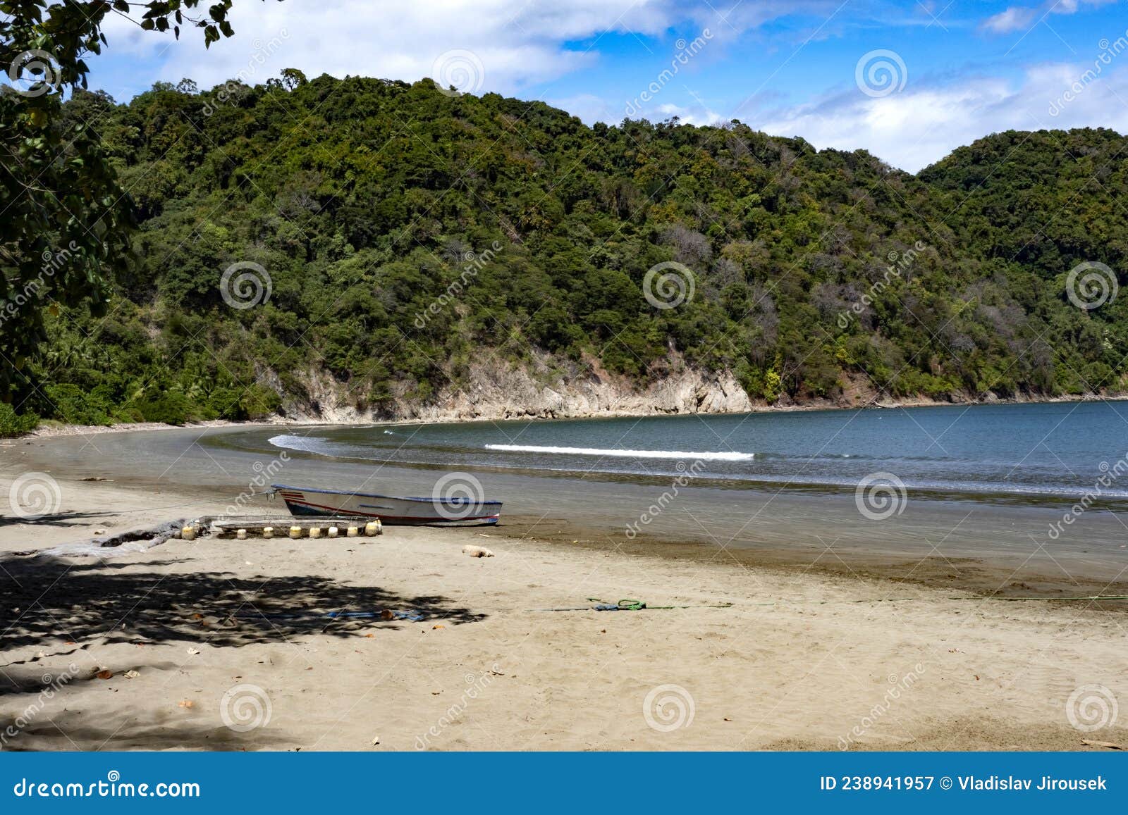 picturesque coast, refugio nacional de vida silvestre curÃÂº. costa rica