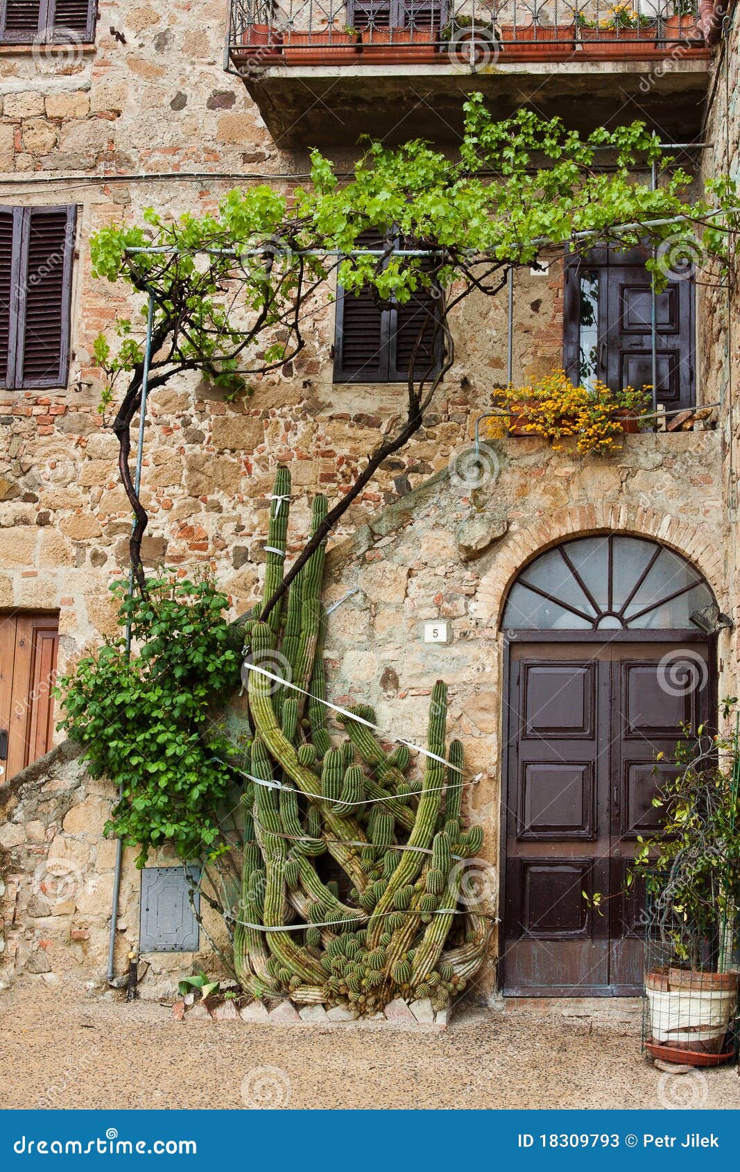 picturesque nook of tuscany