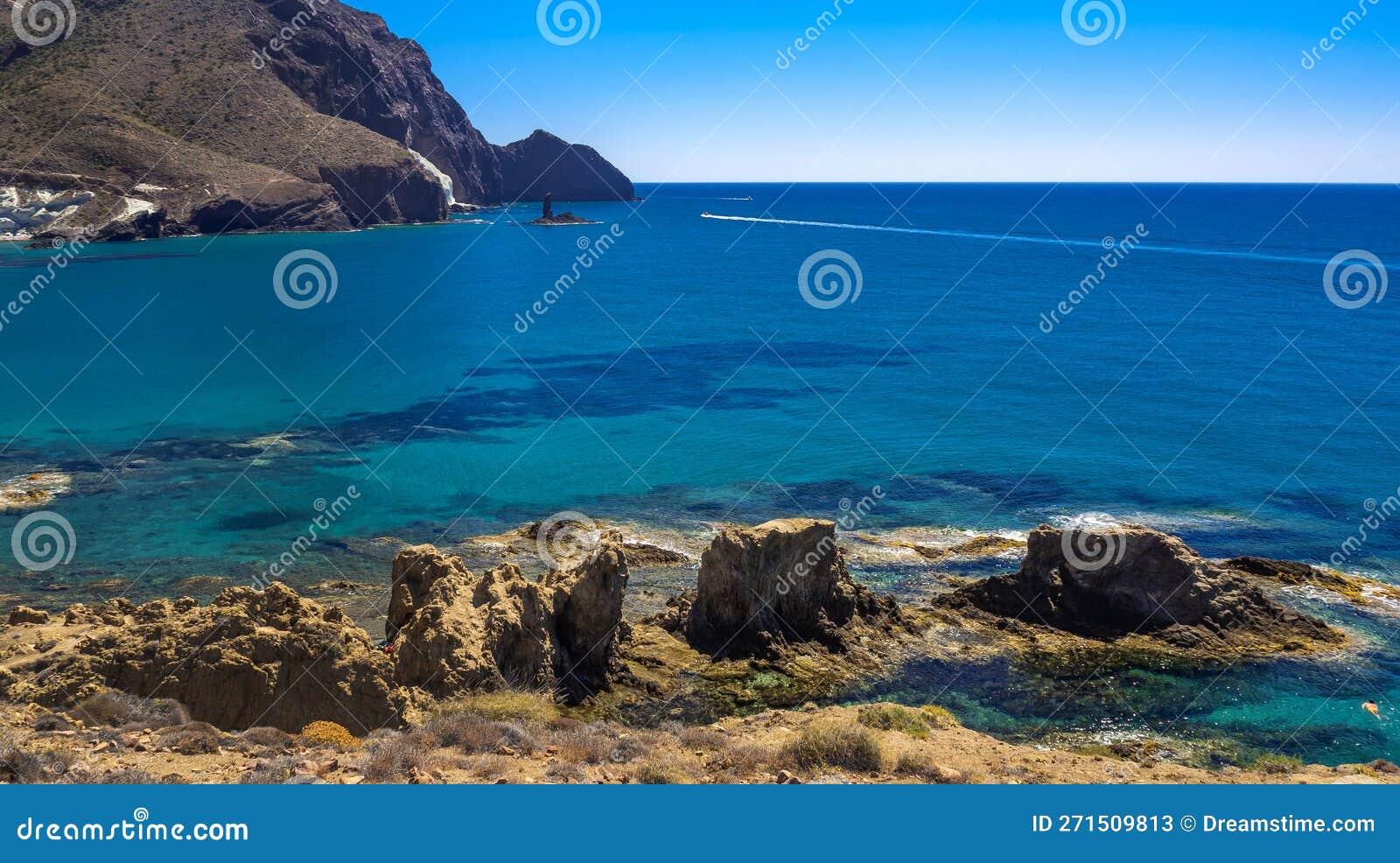 piedra del agujero, cabo de gata-nÃ­jar natural park, spain