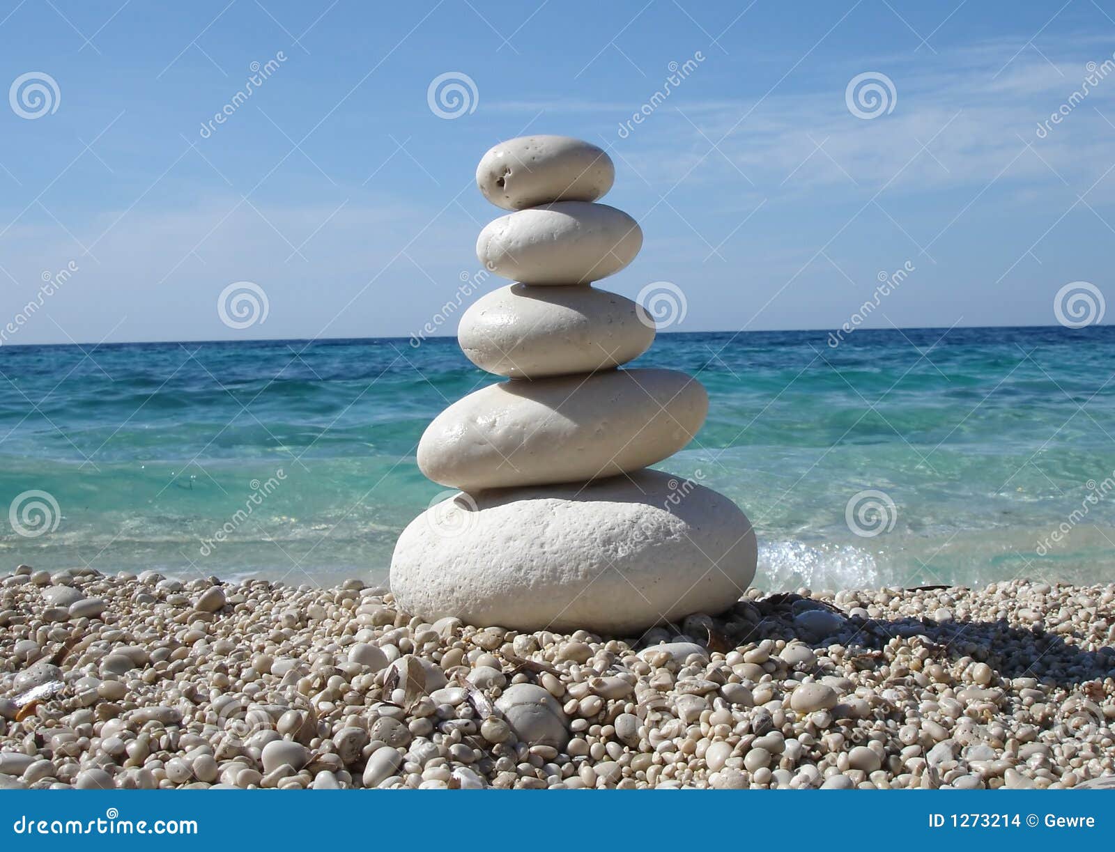 Piedras del estilo del zen foto de archivo. Imagen de granito - 1273214