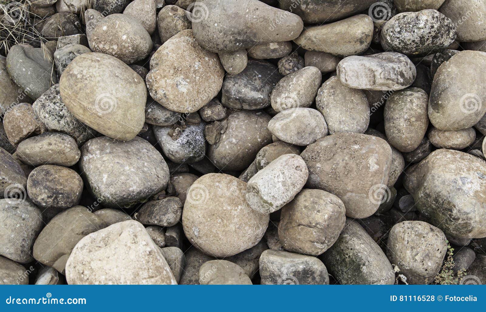 Comida chatarra invención Piedras duras del piso foto de archivo. Imagen de modelo - 81116528