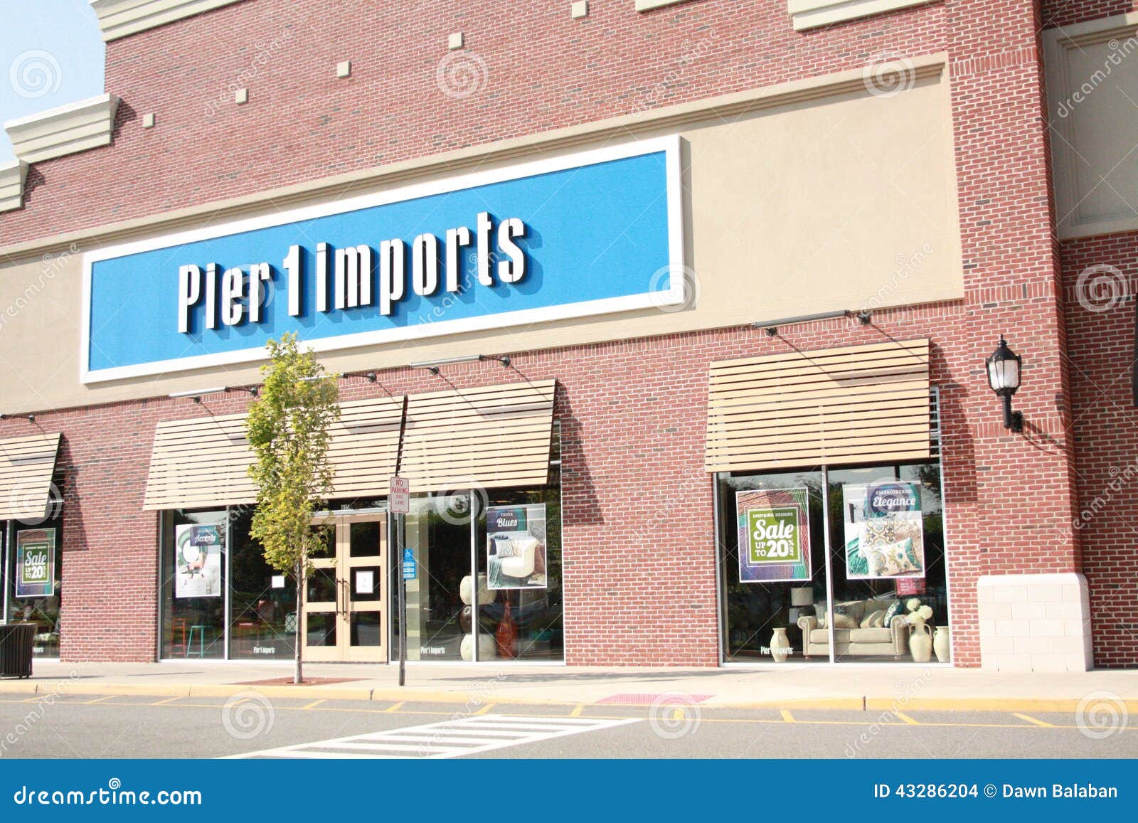 Pier 1 Imports imagen de archivo editorial. Imagen de vivir 43286204