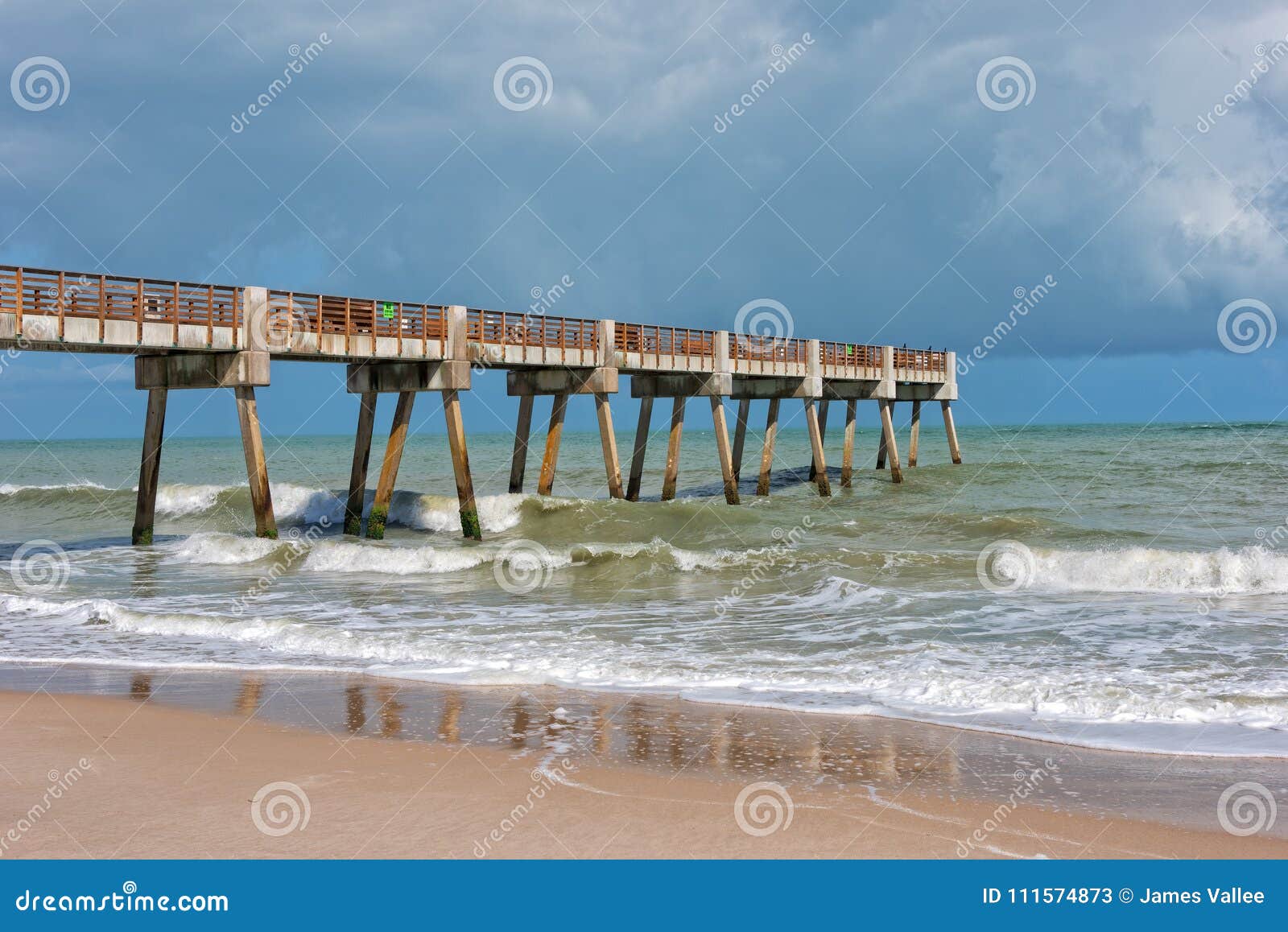 pier near jaycee park in vero beach florida
