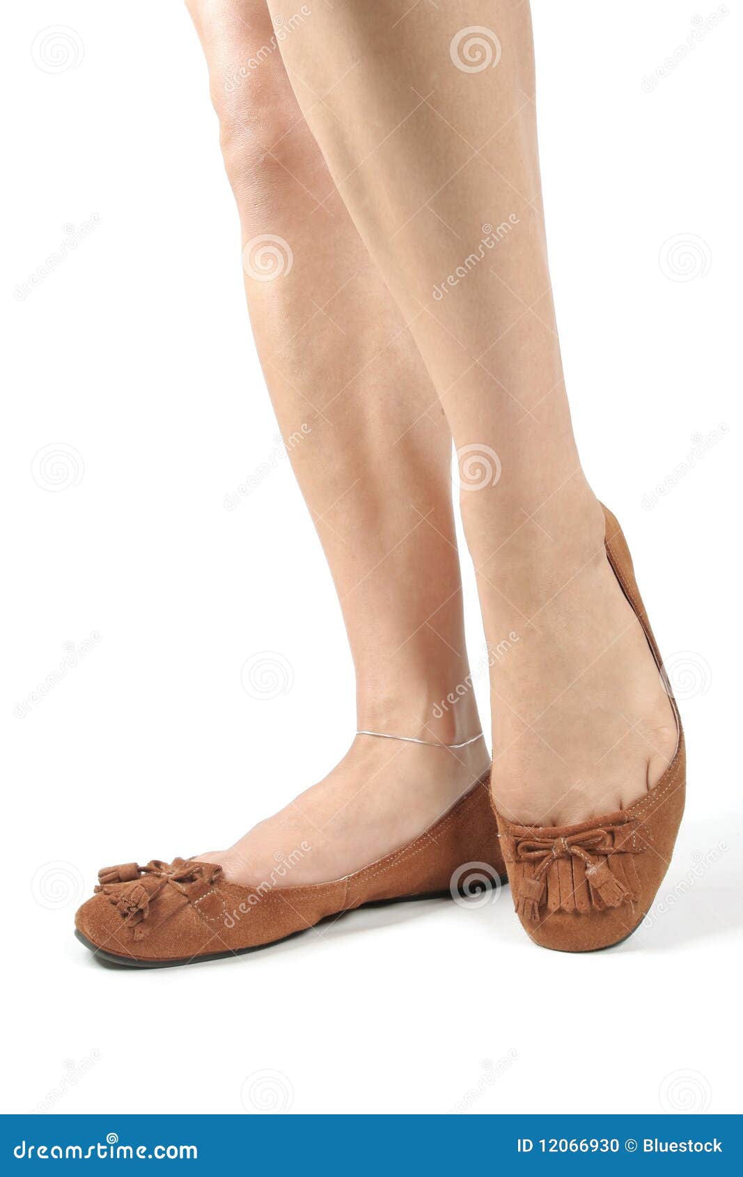 Piernas De La Mujer Con Los Zapatos Foto de de talones, elegante: 12066930
