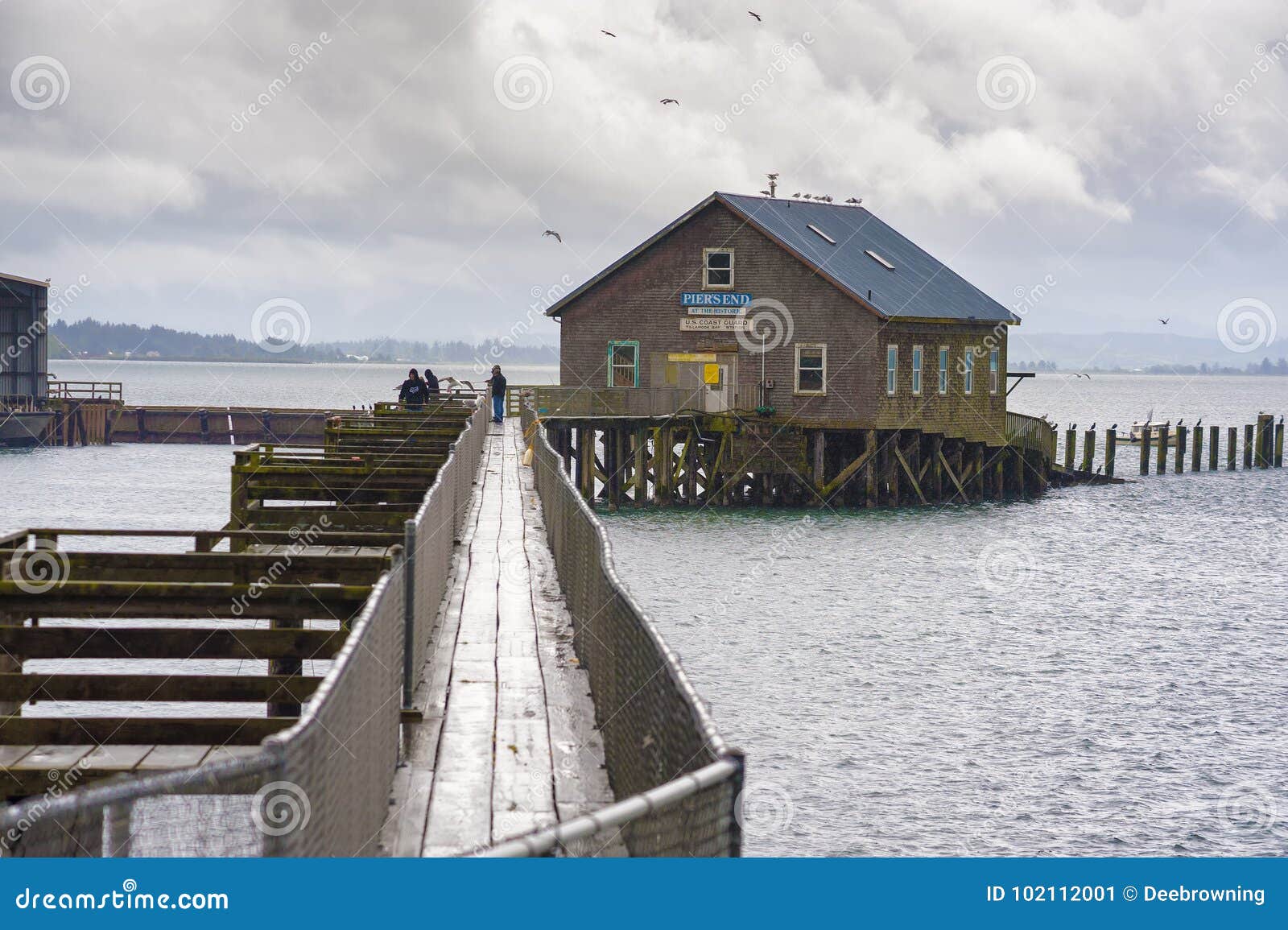 Piers End in Garibaldi Oregon Redactionele Foto - Image of zeegezicht ...