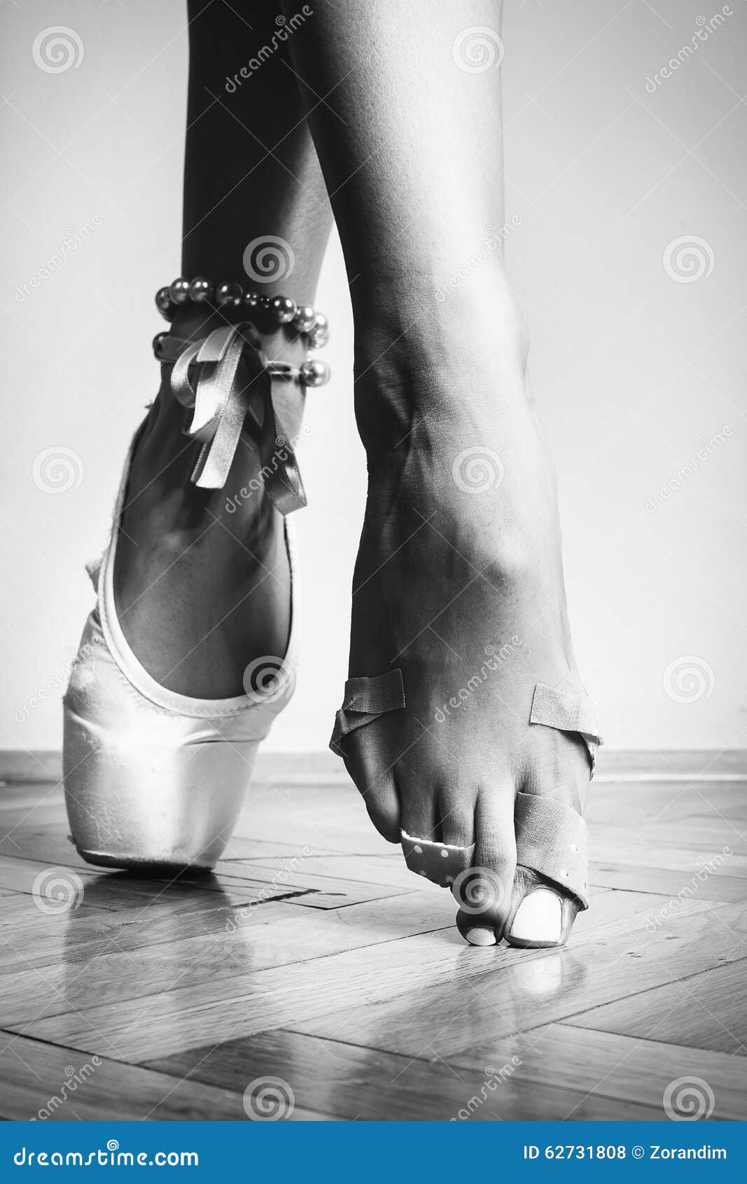 Pies De La Bailarina Del Baile Foto de archivo Imagen de artista