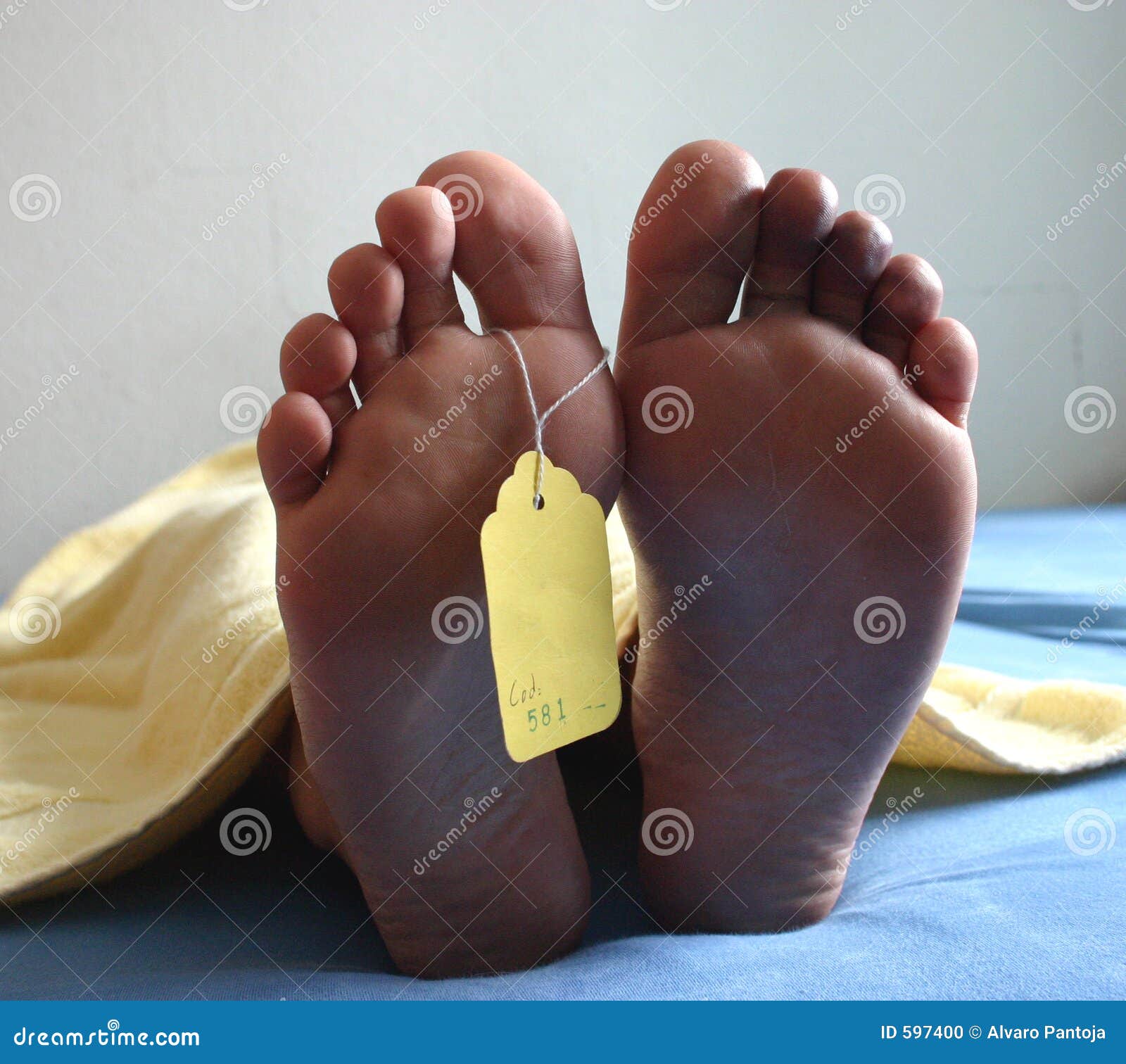 Pies muertos foto de archivo. Imagen de nana, accidente 597400