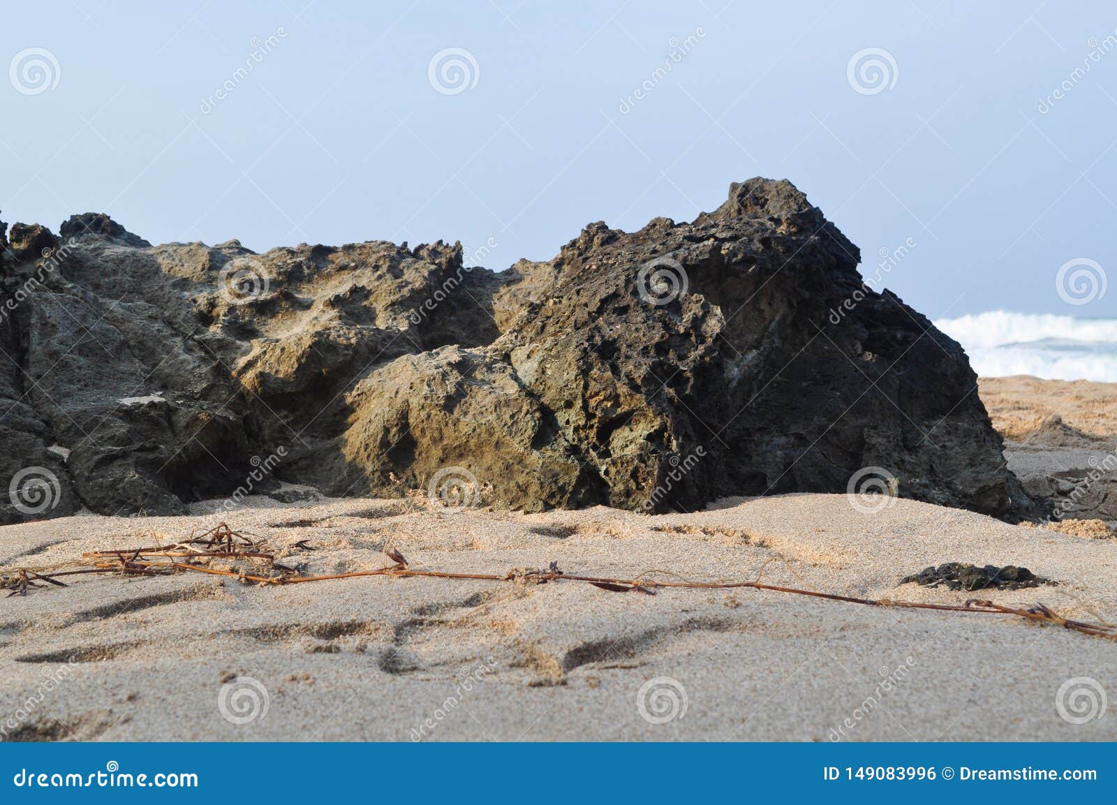 Pietre della spiaggia o della roccia sulla spiaggia 02. Rock or Beach Stones on the Beach for Photo Manipulation Stock