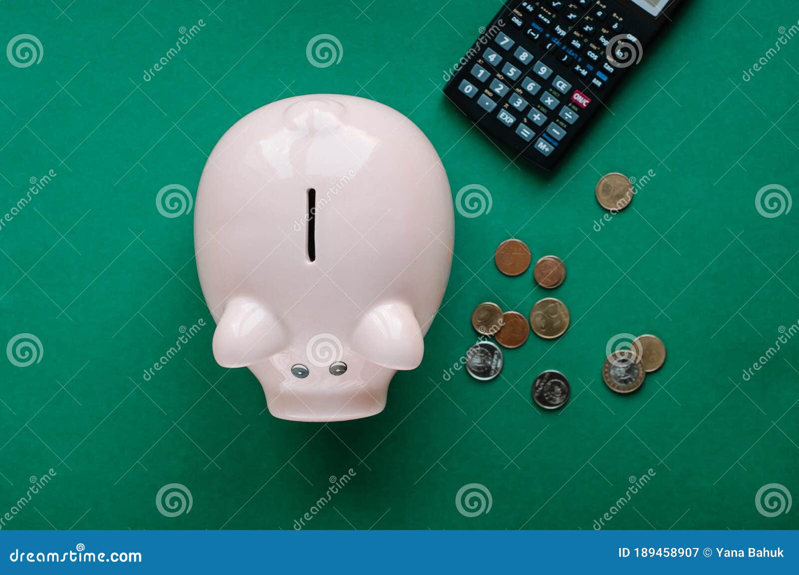 piggy bank with money, cute piggy bank on color background