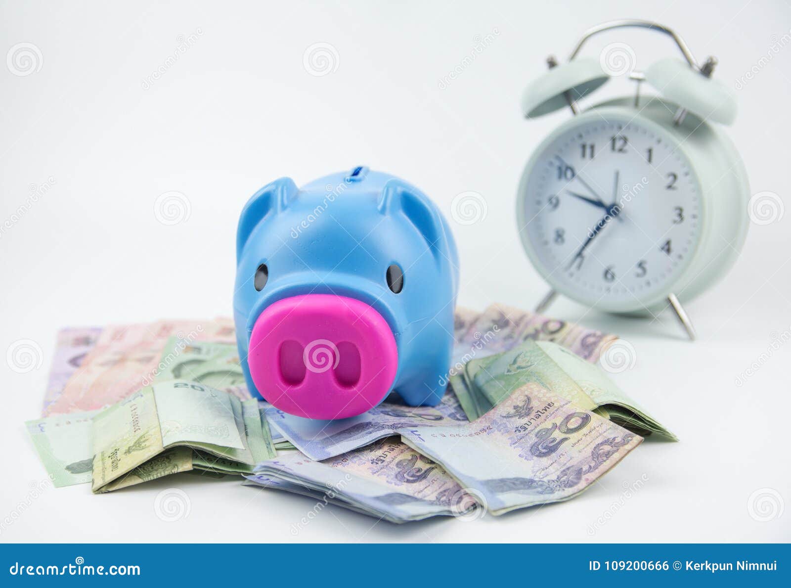 piggy bank with thai bath money banknot