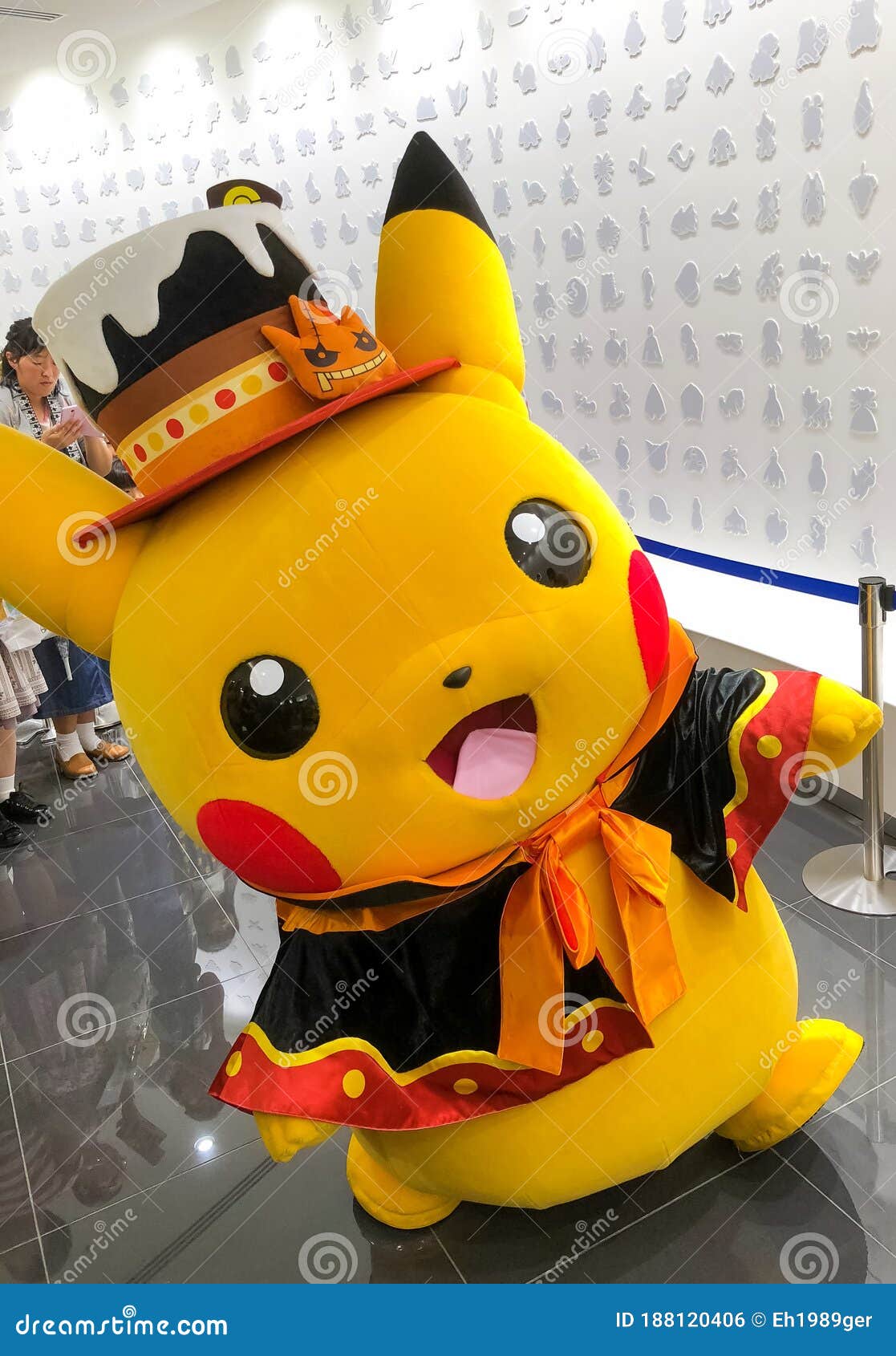 Pikachu Usando Uma Fantasia De Halloween Num Evento No Pokemon Center Dx Em  Nihonbashi Foto Editorial - Imagem de assustador, nintendo: 188120406