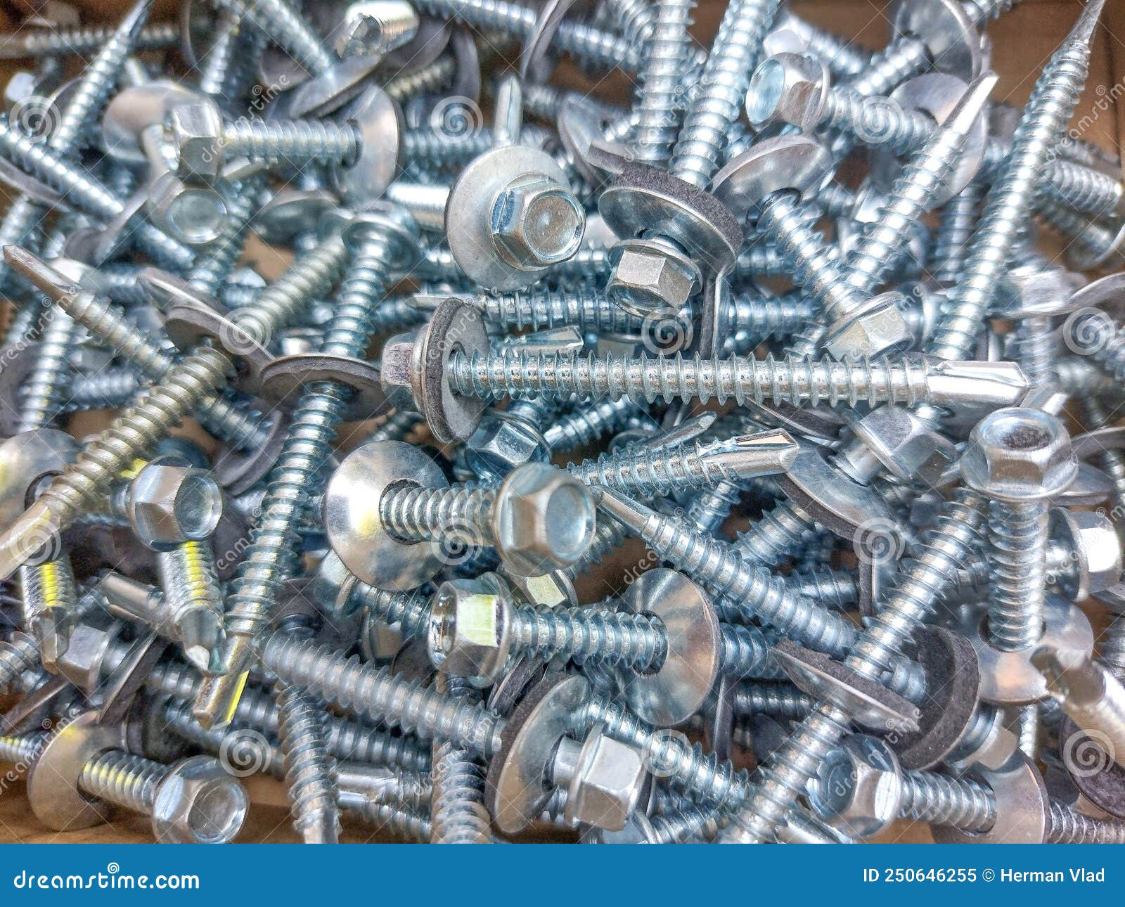 Pila De Nuevos Tornillos Industriales Imagen de archivo Imagen de