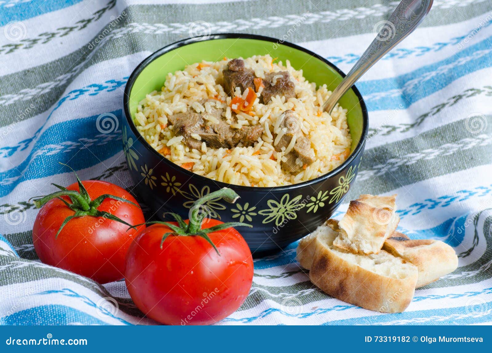 Pilaf con la carne y las verduras