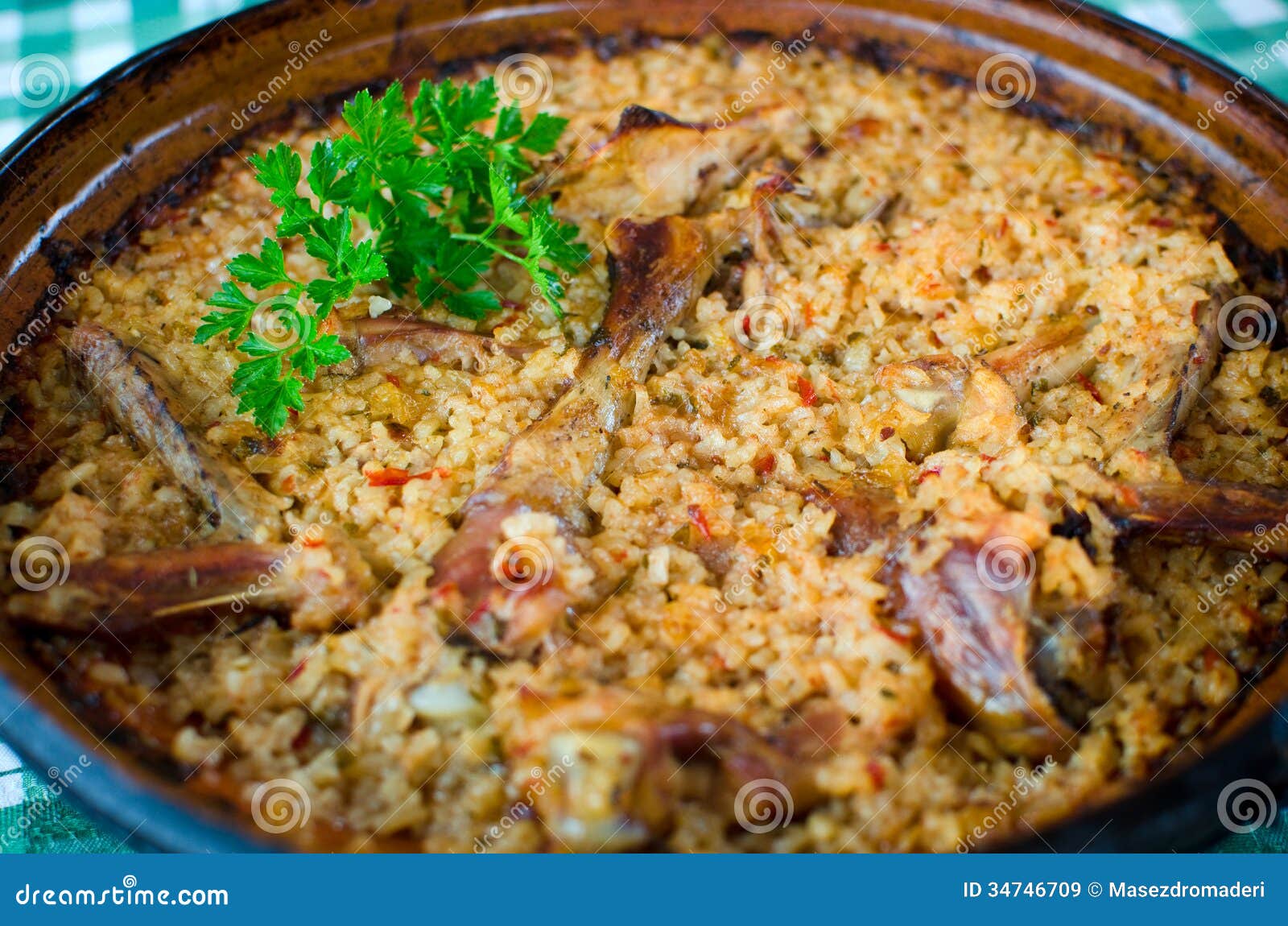 Pilaf receta rumana imagen de archivo. Imagen de arroz 34746709
