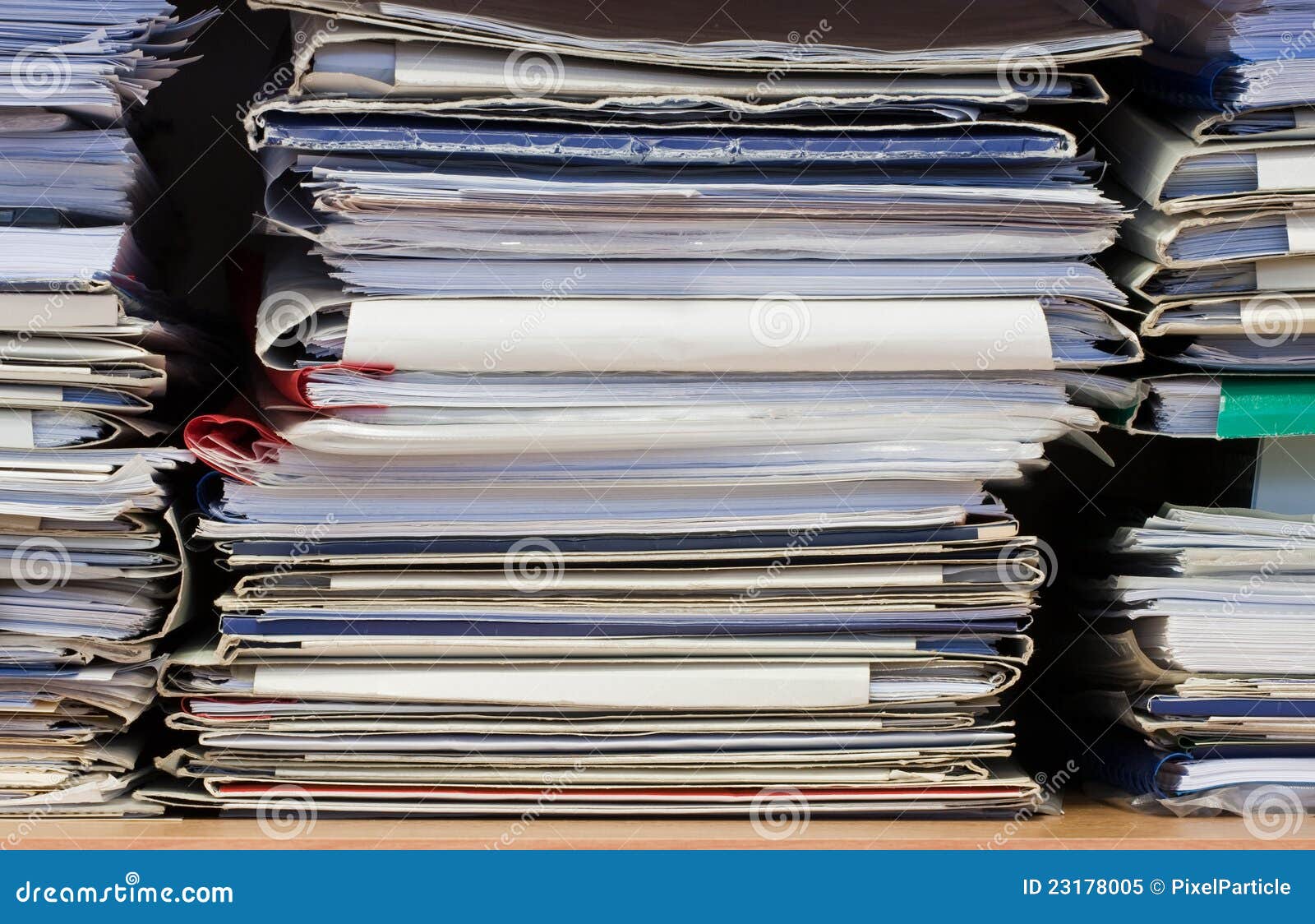 Pile De Document Et De Papiers Image stock Image du document, papiers 23178005