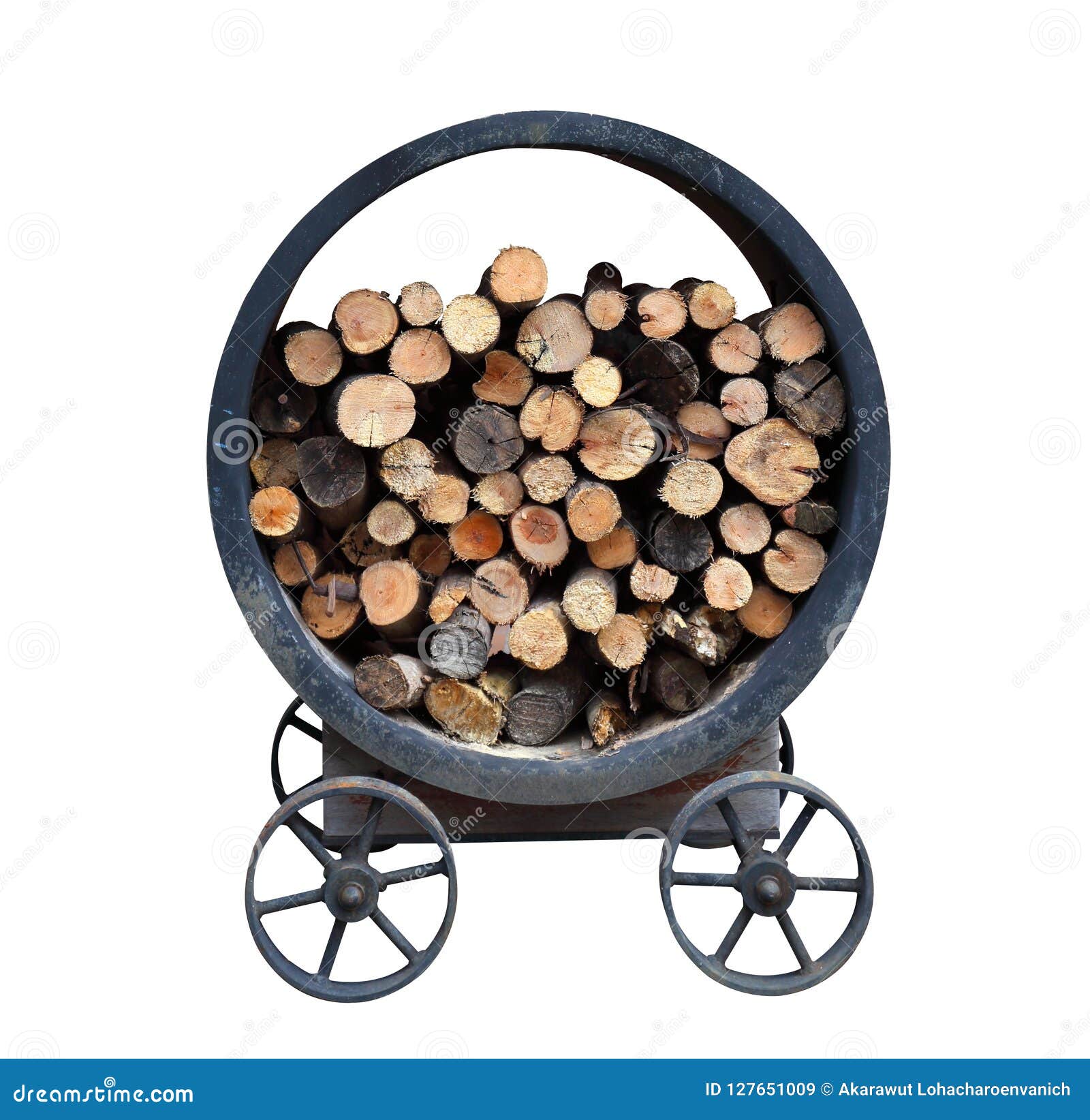 Pile Des Actions De Bois De Chauffage Dans Le Chariot De Roue De Récipient  En Métal De Fer Pour La Cuisson Extérieure D'isolement Image stock - Image  du fond, élément: 127651009